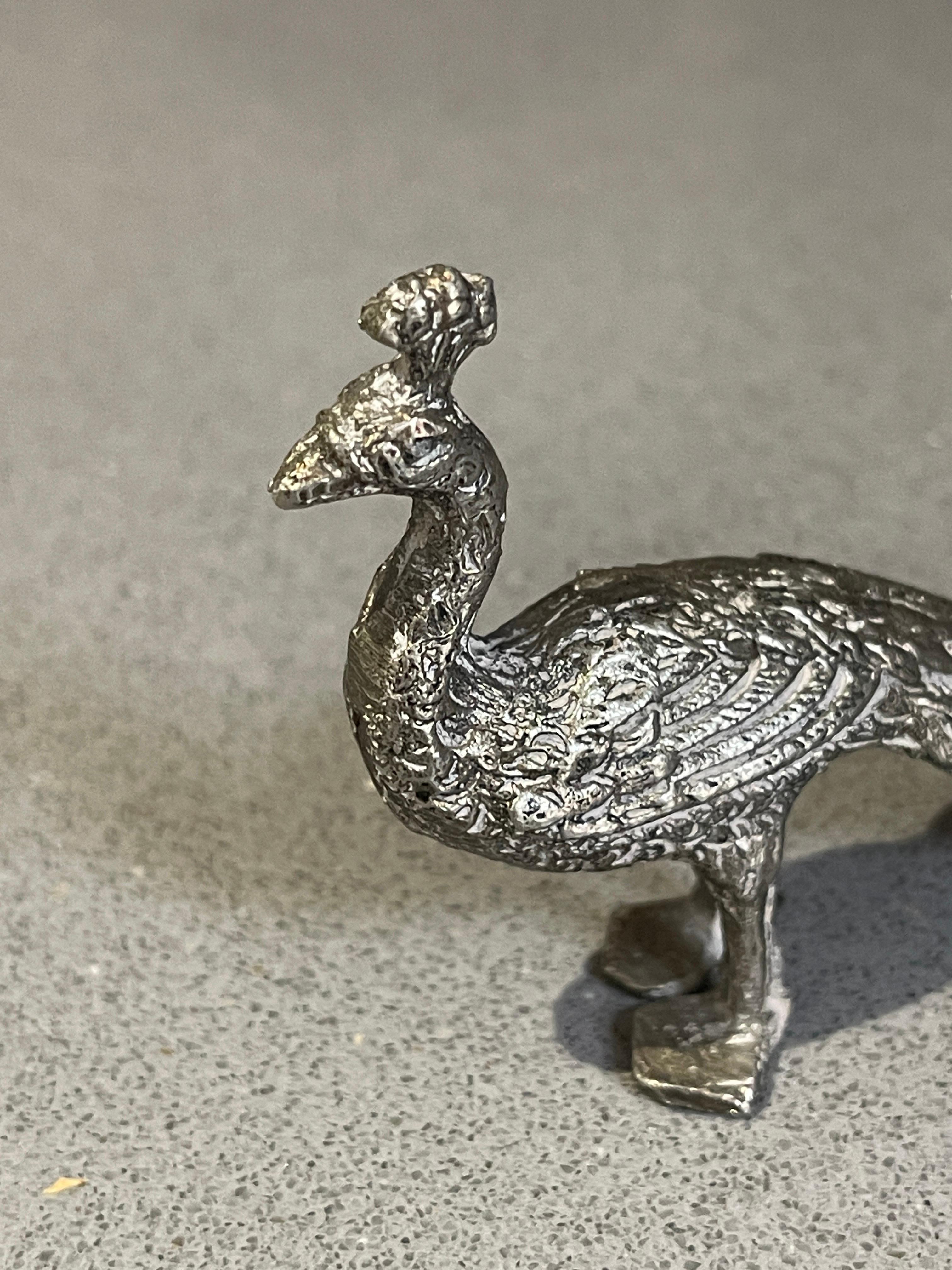 Sculpté « Paon debout », plaqué argent ancien, objet animal décoratif, décoration intérieure  en vente