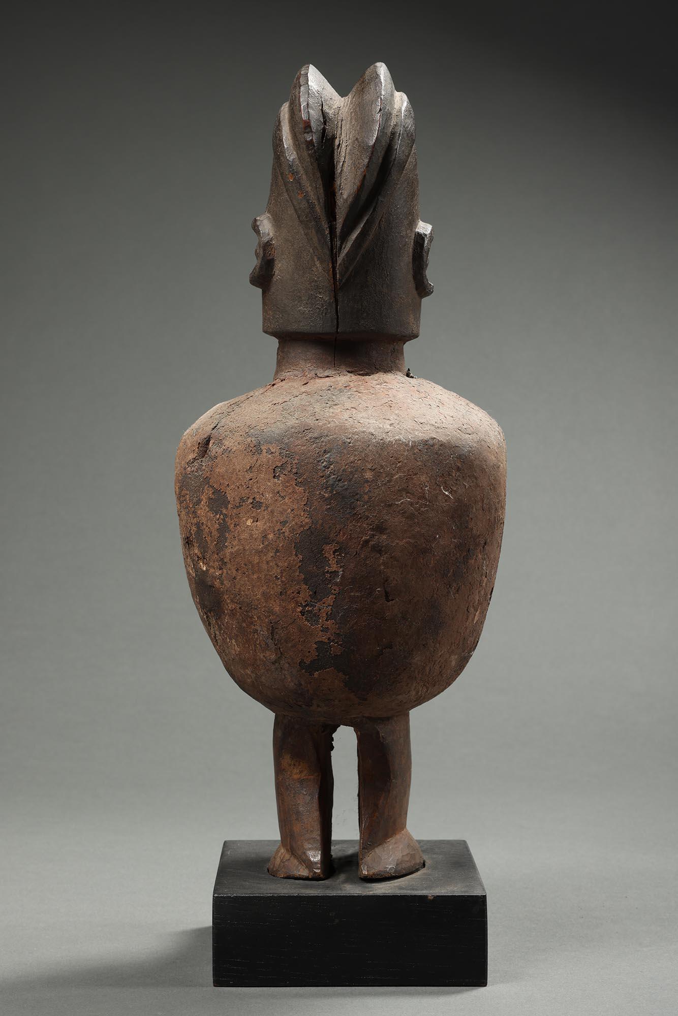 Standing Teke Fetish Figure with Hard Clay Bundle DRC Congo, Africa ex J Willis For Sale 3