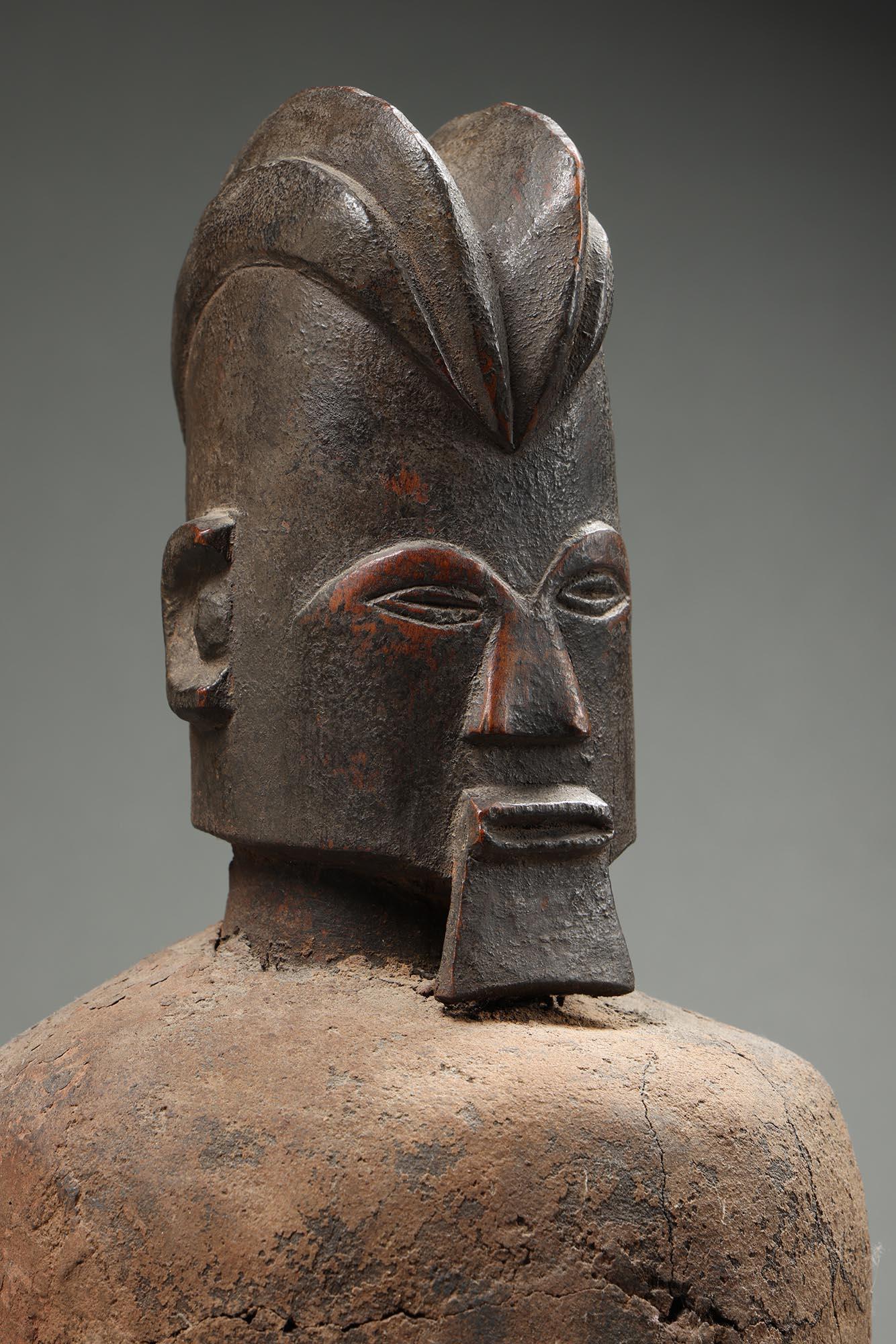 Wood Standing Teke Fetish Figure with Hard Clay Bundle DRC Congo, Africa ex J Willis For Sale