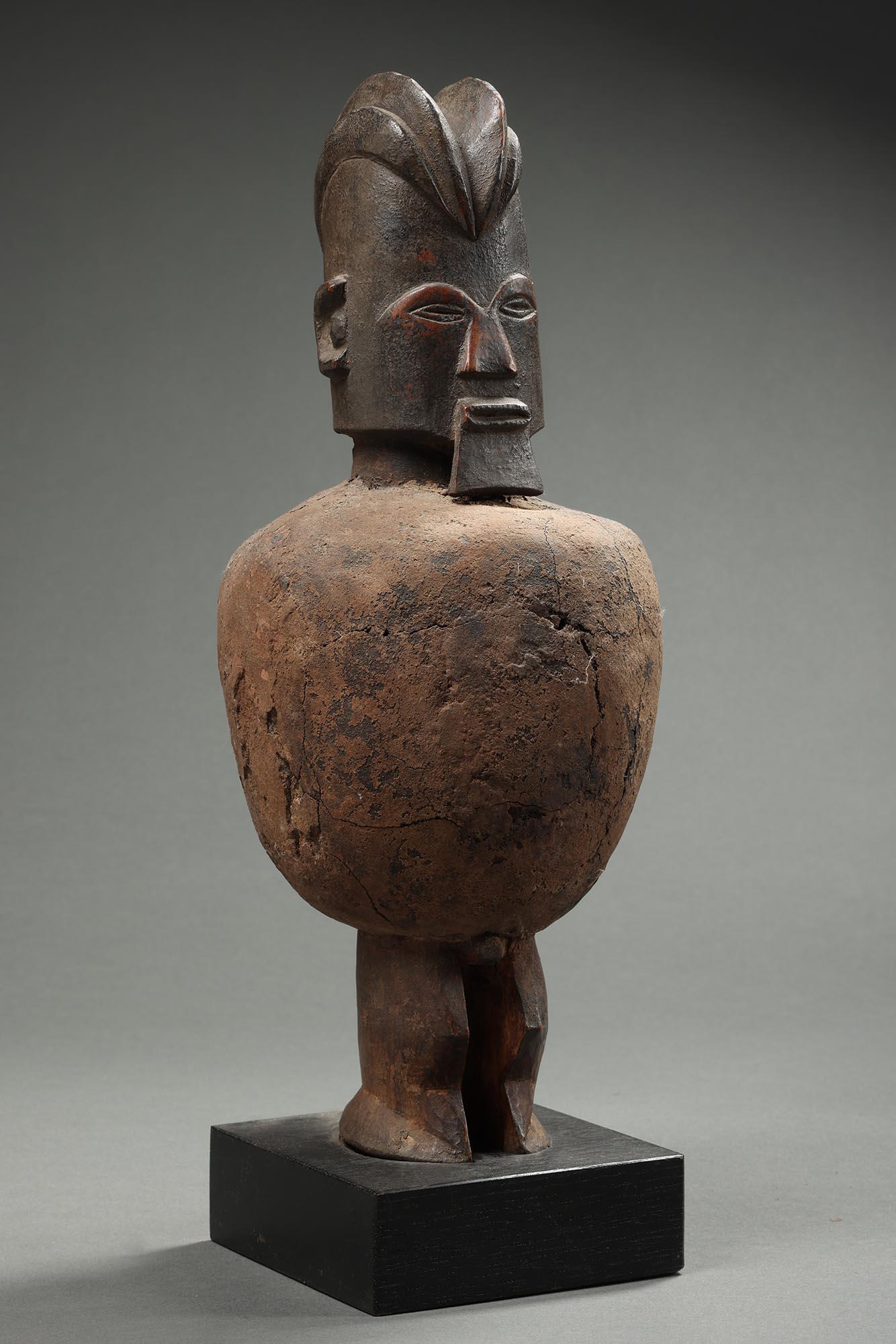Standing Teke Fetish Figure with Hard Clay Bundle DRC Congo, Africa ex J Willis For Sale 1