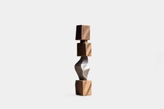 Totem di legno curvo e grazioso, ancora in piedi, n. 39 di NONO, Joel Escalona Crafted