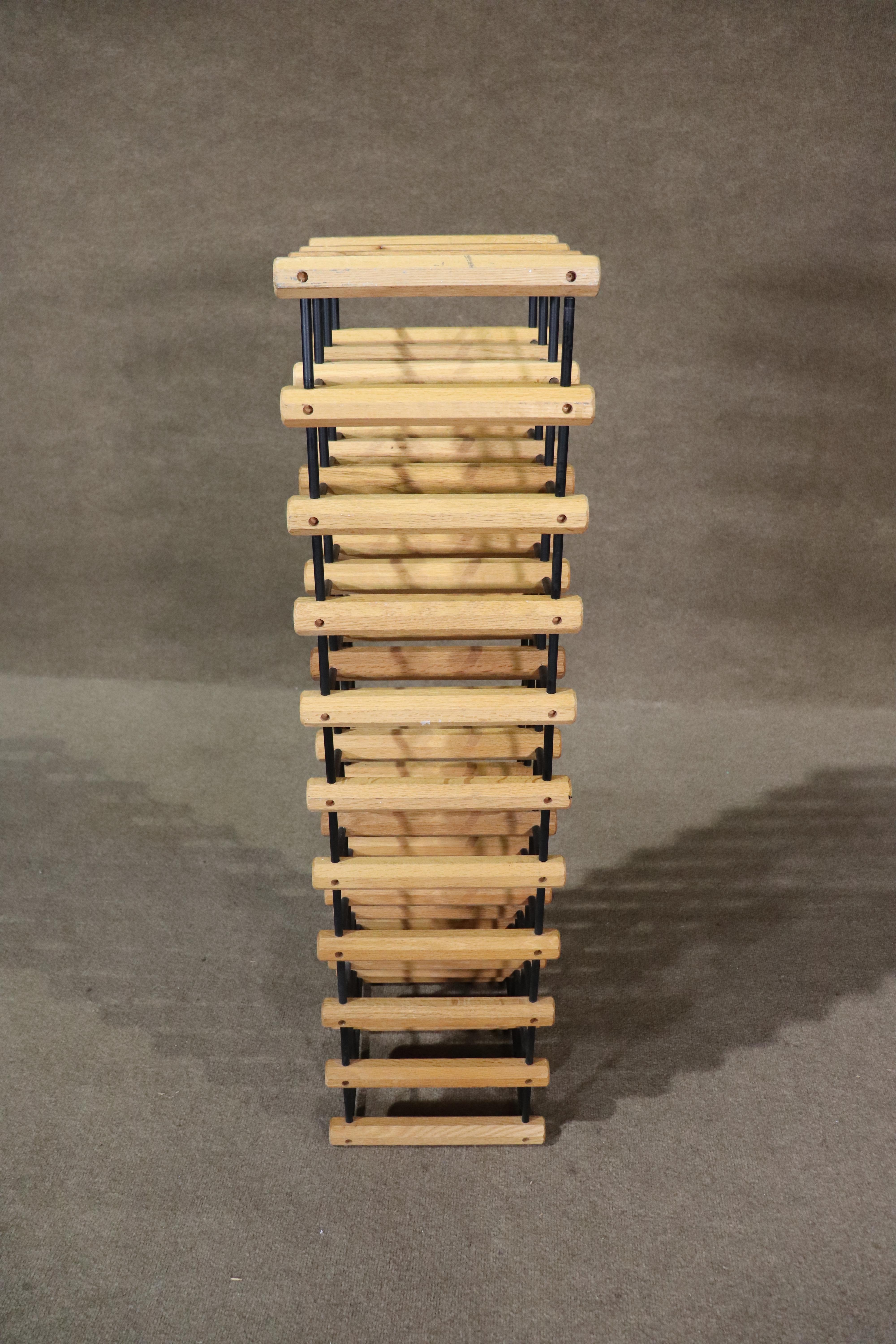 Standing Wood Weinregal im Angebot 1