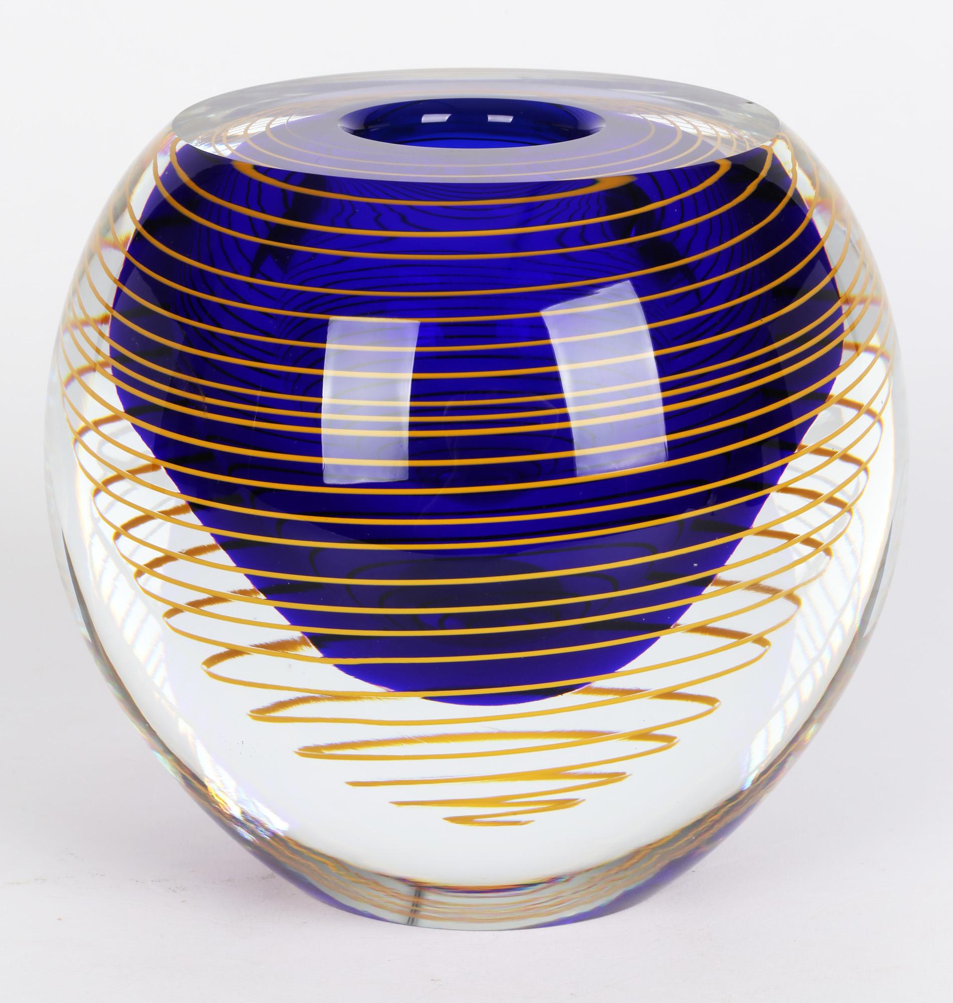 Verre d'art Vase en verre d'art tchèque Stanislav Libensky pour Skrdlovice Glassworks en vente