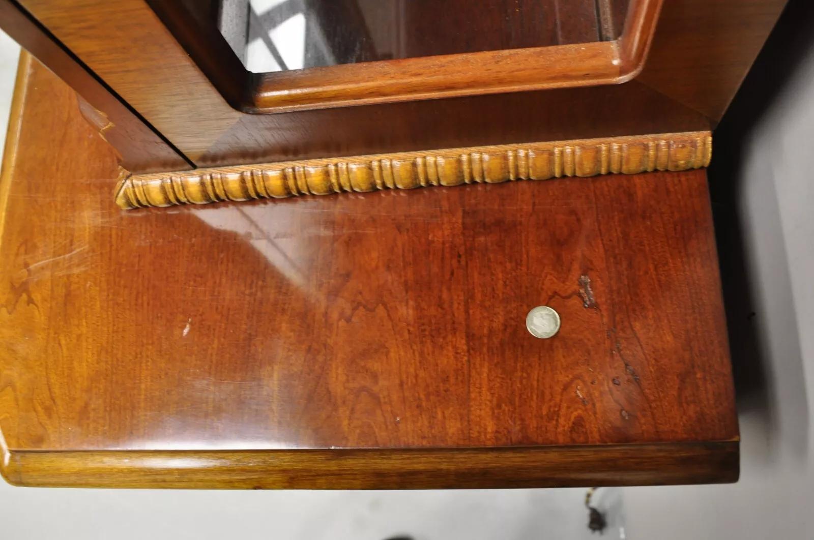 Vitrine chinoise d'exposition Lexington en bois de cerisier de Stanley American Craftsman en vente 1