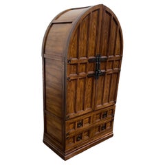 Armoire gothique en bois et fer Stanley Arch des années 1970