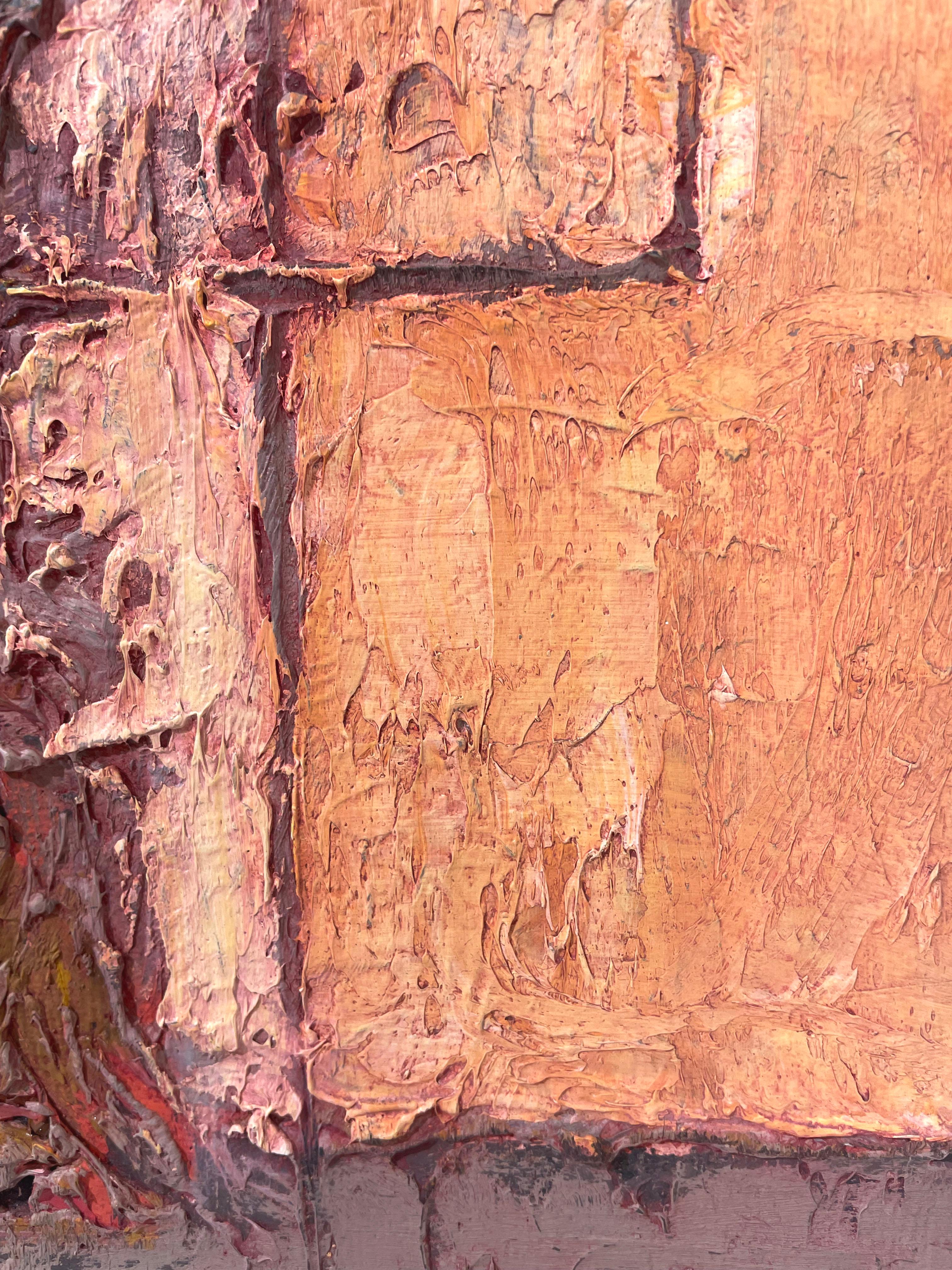 Questo quadro astratto moderno di Stanley Bate è molto strutturato e presenta una tavolozza calda e vibrante.  Spessi strati di vernice rossa, arancione e blu sembrano essere stati raschiati per creare una sensazione di energia al centro del
