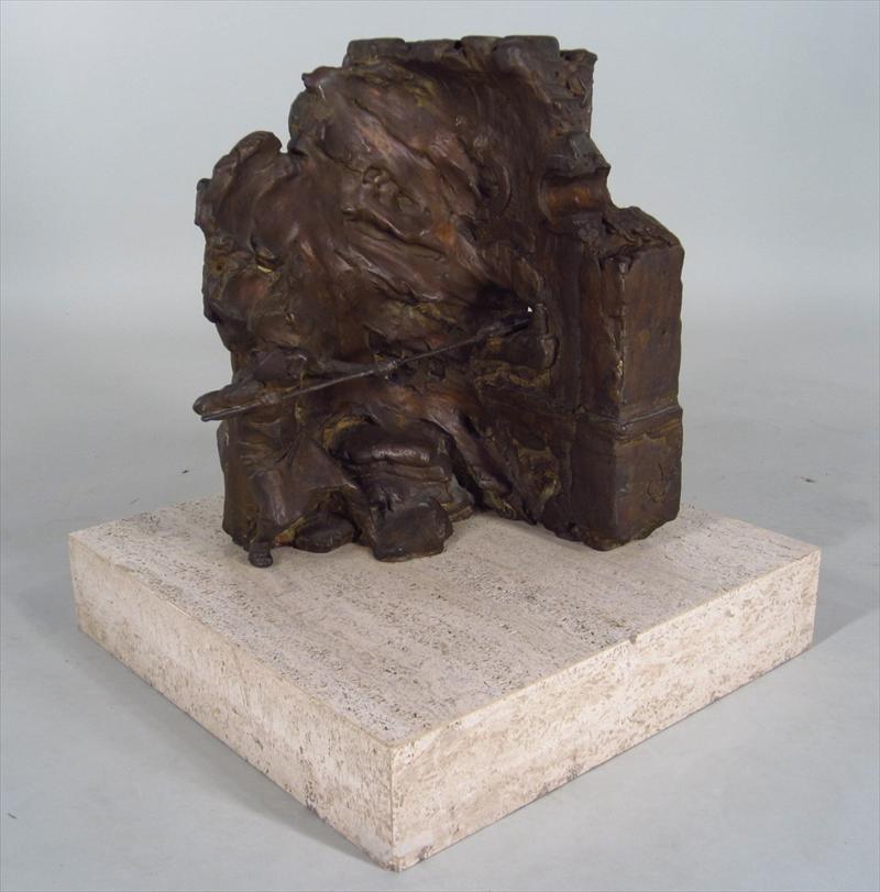 Stanley Bleifeld Bronzeskulptur 7/7 eines Mannes, der einen Ziegelstein in der Hand hält, „The Baker“ im Angebot 4