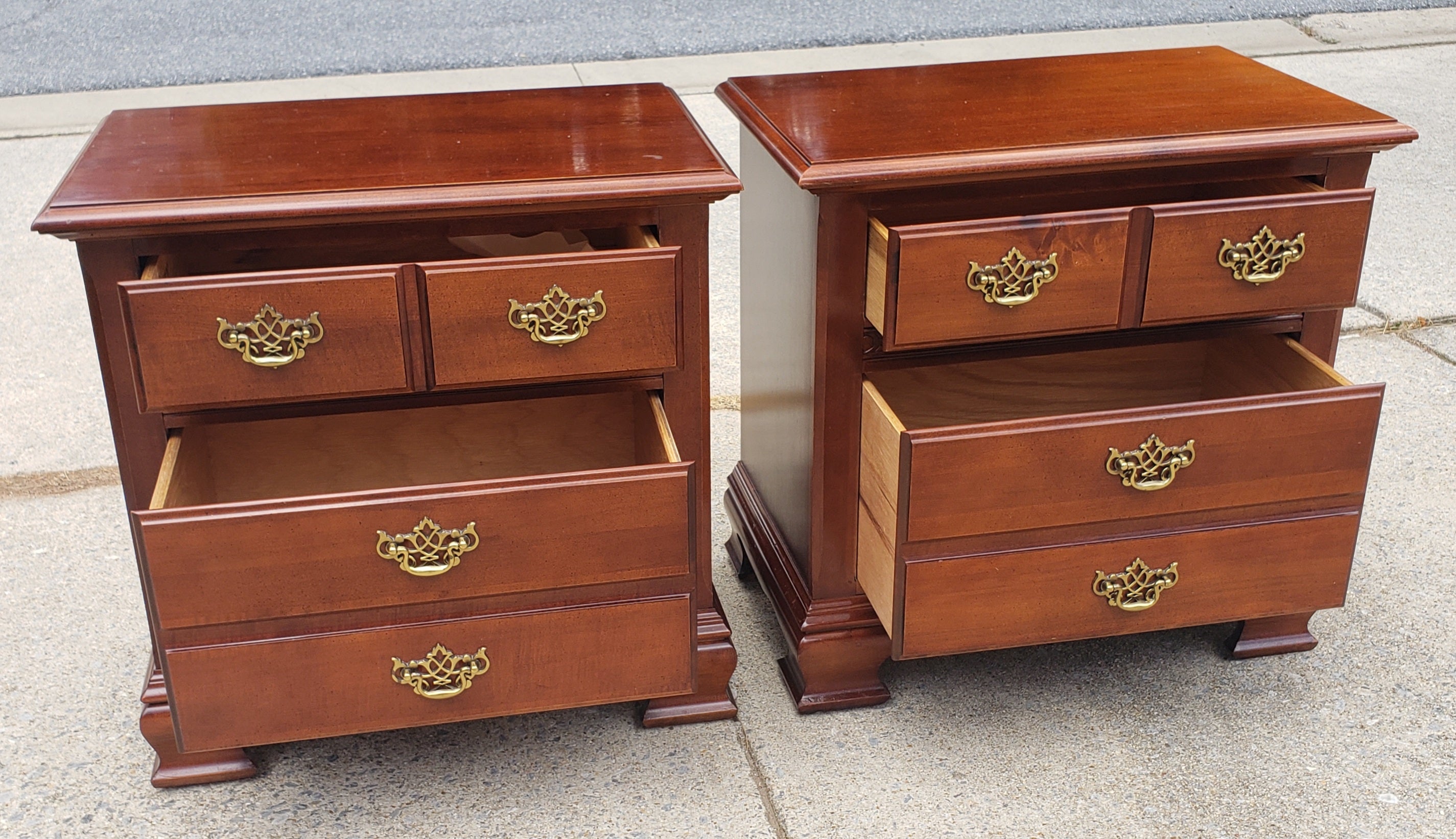 Stanley Furniture Chippendale Mahogany Bedside Tables Nightstands, a Pair For Sale 1