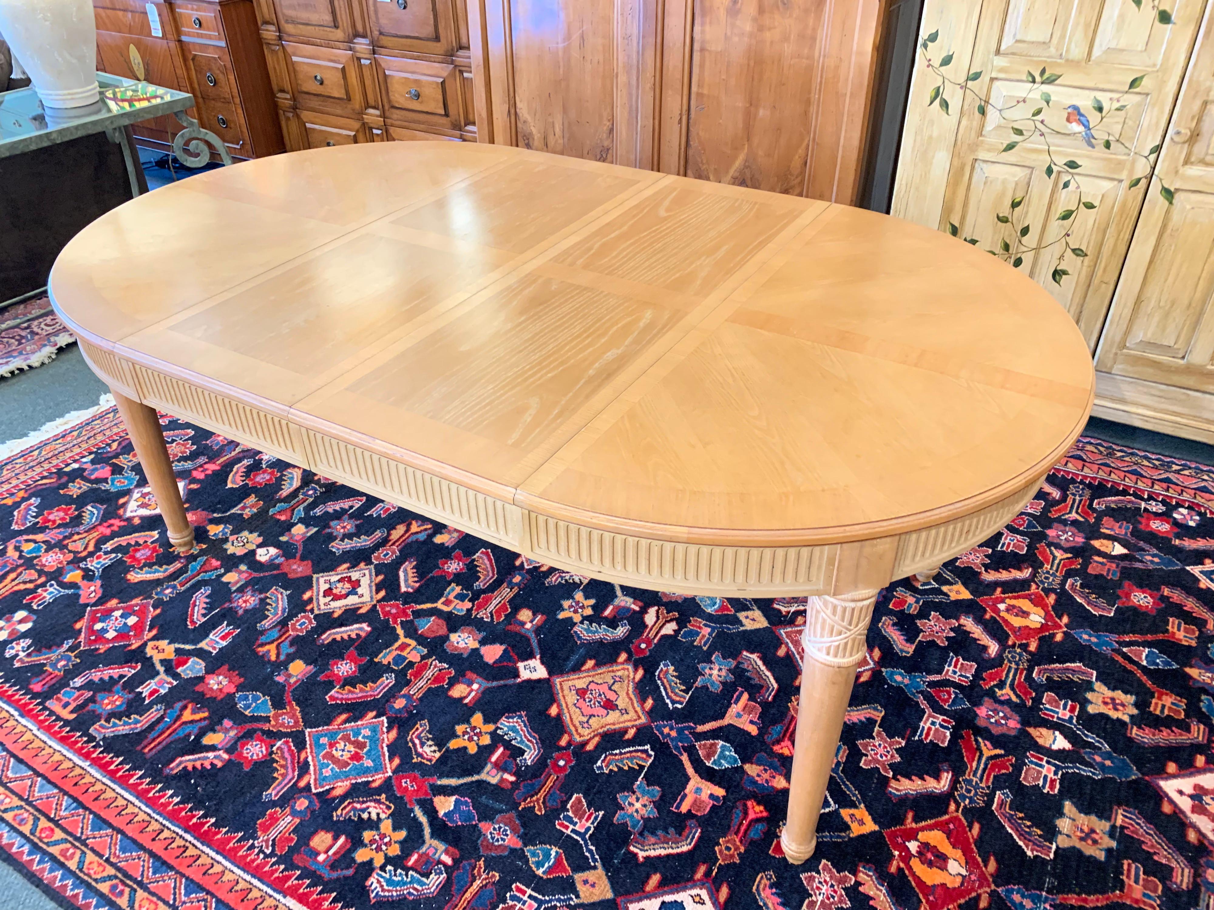 Stanley Furniture Continental Round Table and 6 Chairs and Two Leaves For Sale 5