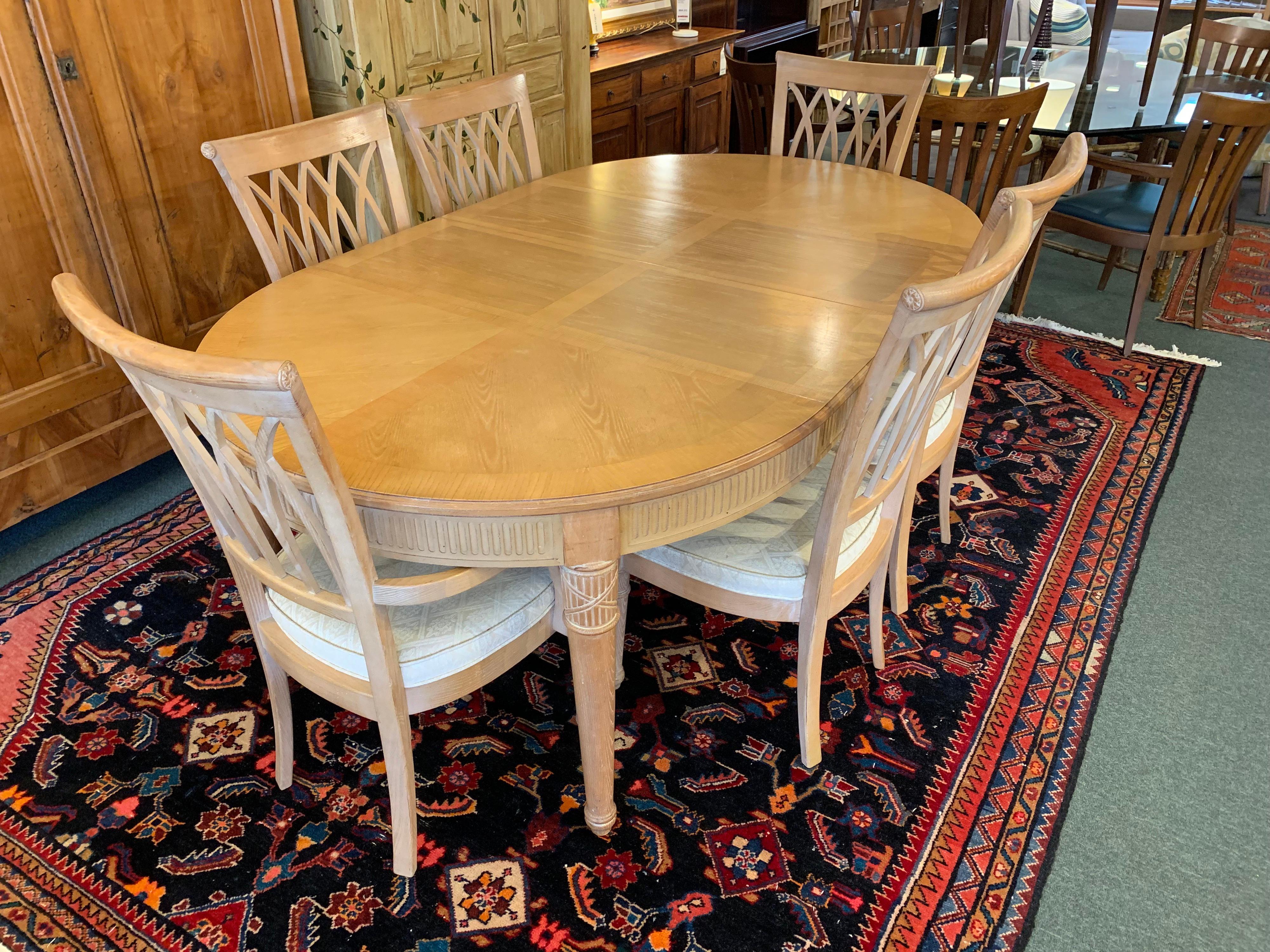 Contemporary Stanley Furniture Continental Round Table and 6 Chairs and Two Leaves For Sale