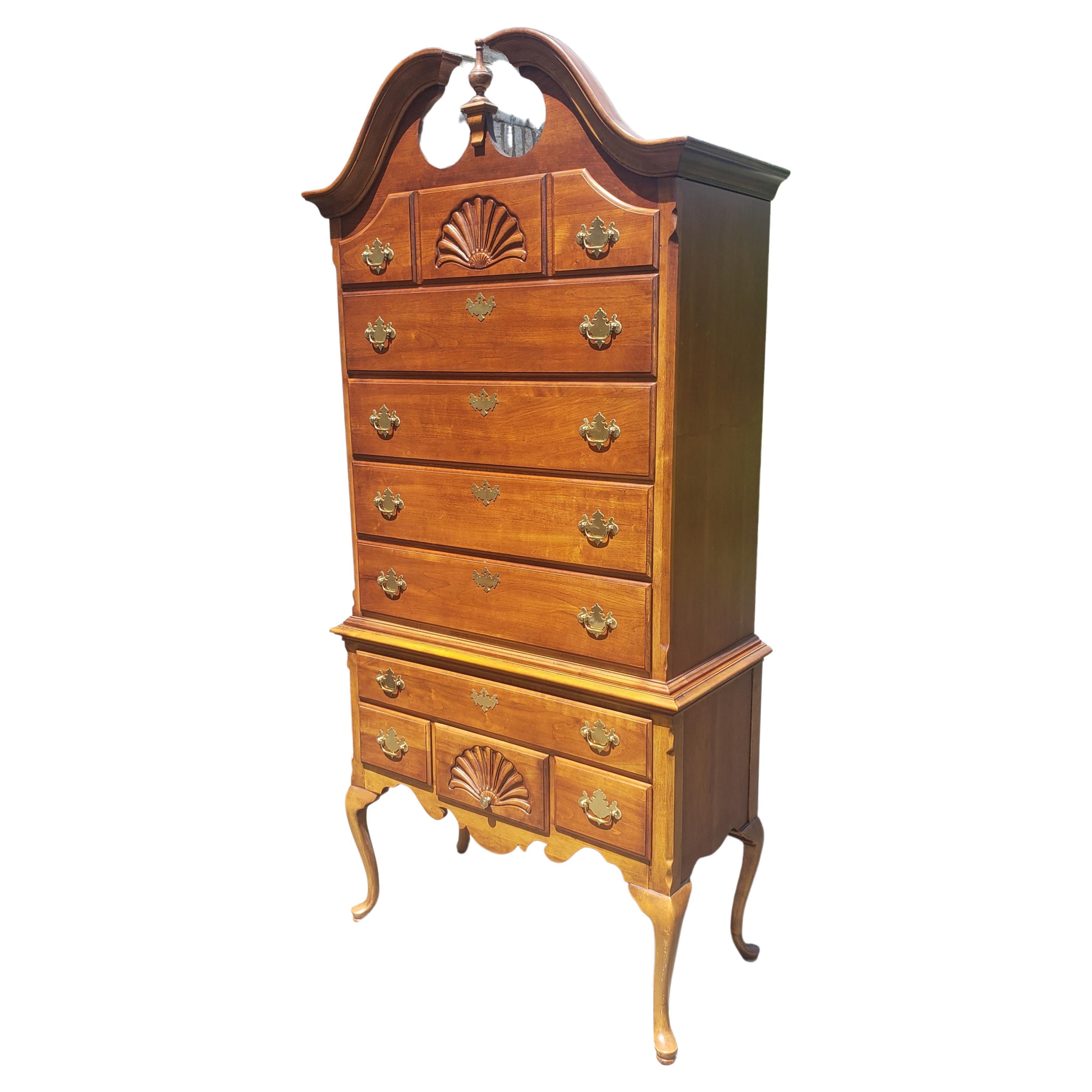 Stanley Furniture's American Craftman Collection Chipoendale cherry high boy.
Solid cherry wood. All smoothly operating dovetailed drawers. Very good vintage condition.
Measures 35