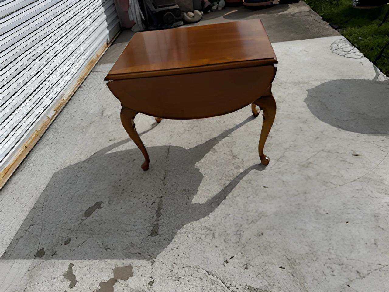Table d'appoint à abattant de style géorgien Stanley en vente 2