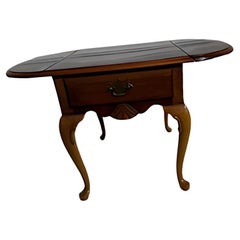 Mesa auxiliar abatible estilo georgiano Stanley