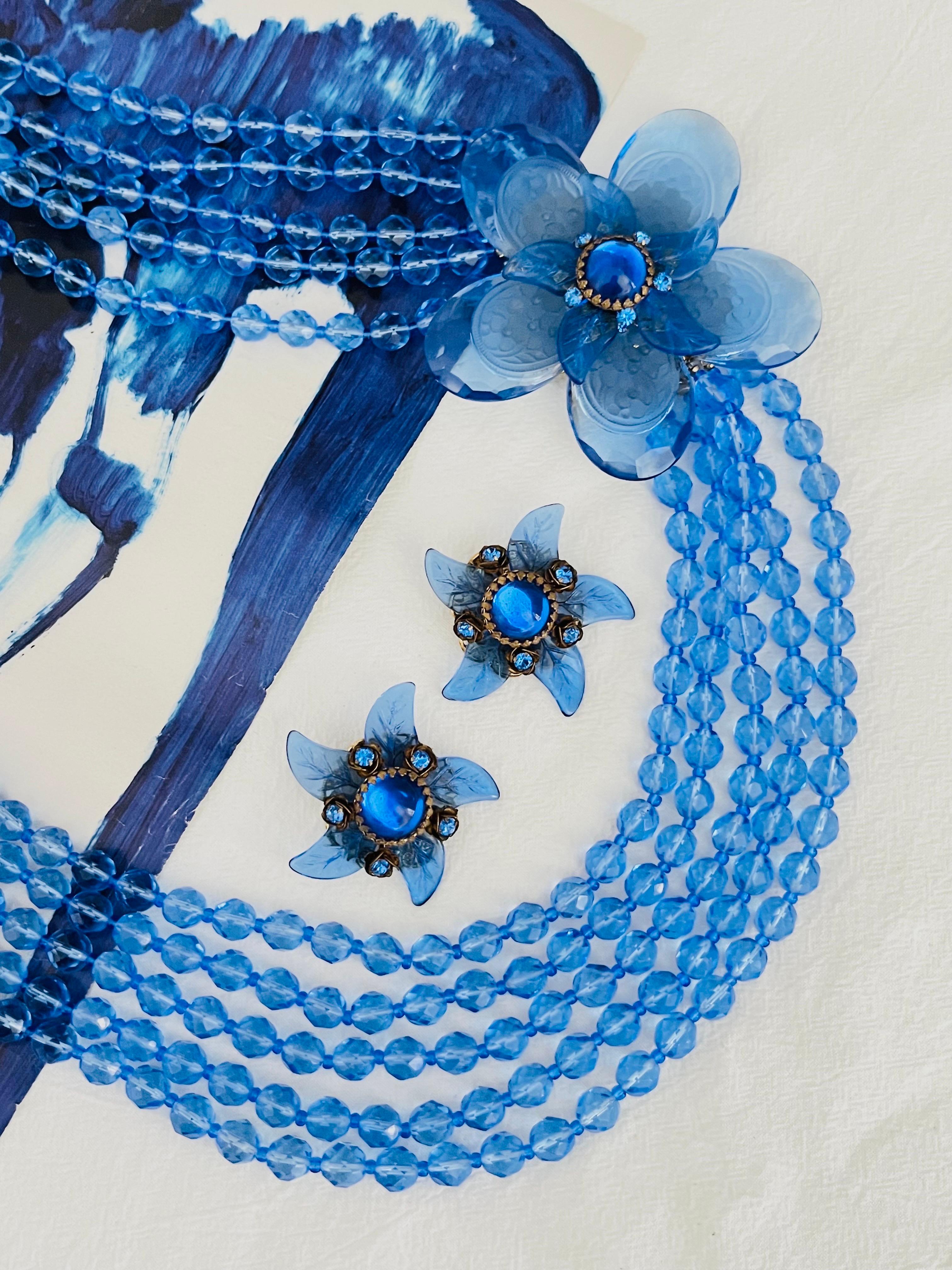 Stanley Hagler Vintage 1980s Luxus 5 fünf Perlen Cabochon Stränge Schichten große Marineblau Vivid Leaf Flower  Anhänger Filigran Langer klobiger Haken Halskette Clip Ohrringe Set

Sehr guter Zustand. Leichte Kratzer oder Farbverluste auf der
