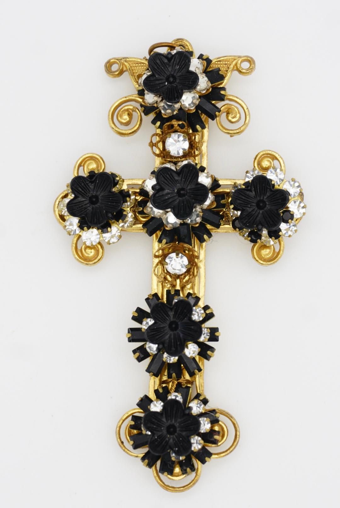Stanley Hagler Vintage Baroque Gothic Large Cross Black Flower Crystals Pendant in vendita 3