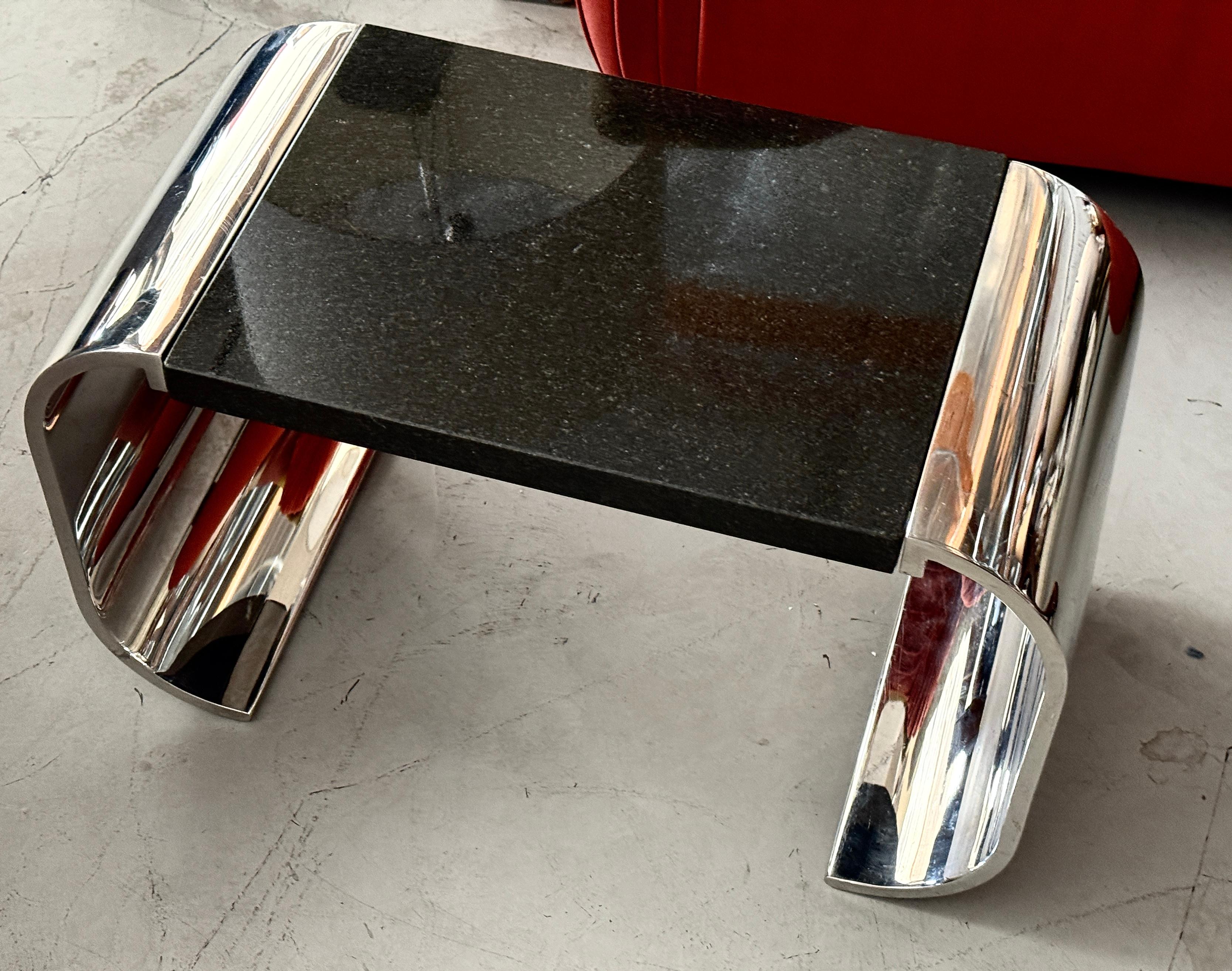 Américain Table d'appoint Stanley Jay Friedman pour Brueton en vente