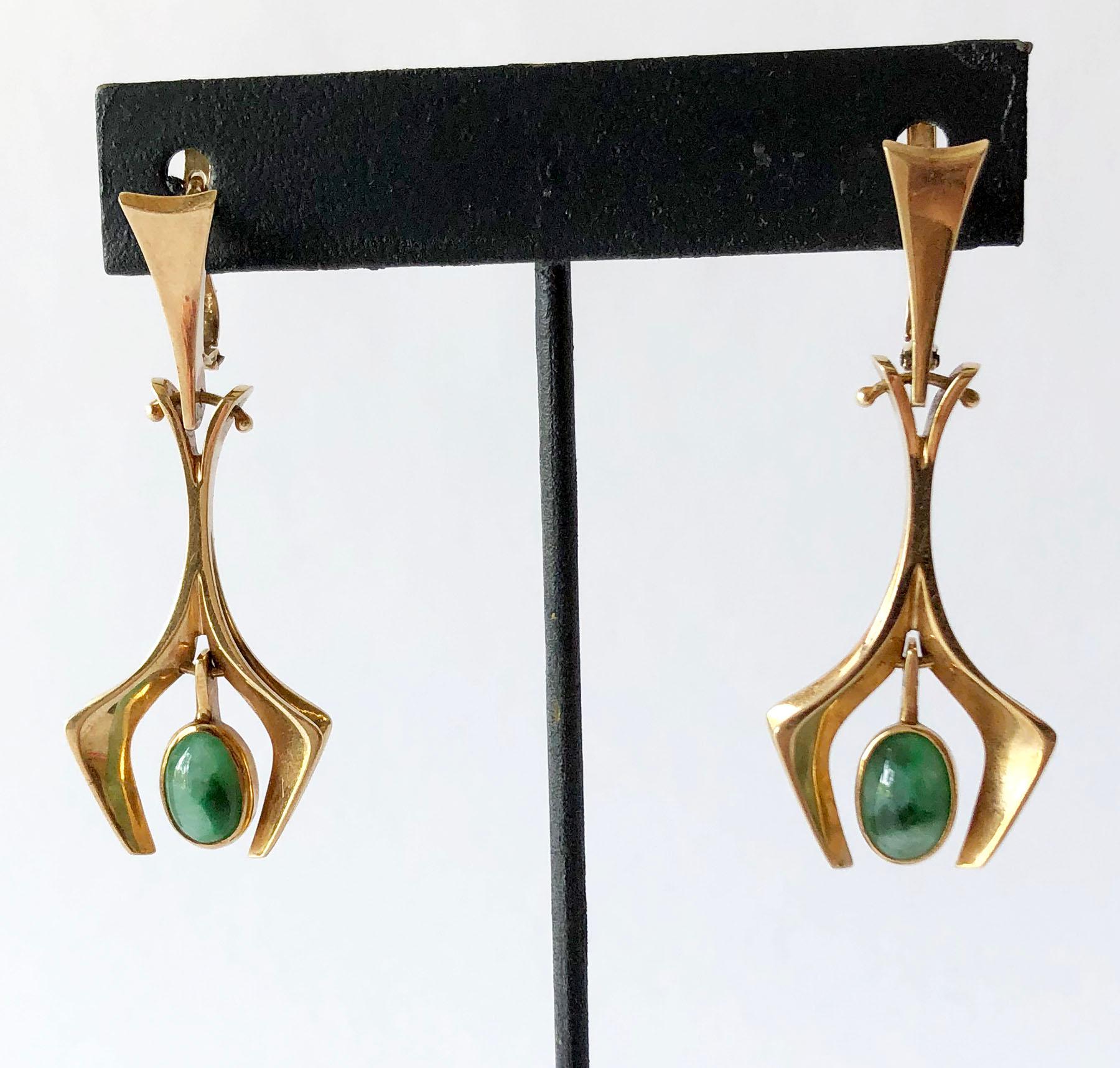 Hand made, one of a kind 14k gold and jade earrings created by Stanley Lecthzin of Detroit, Michigan.  Earrings measure 2