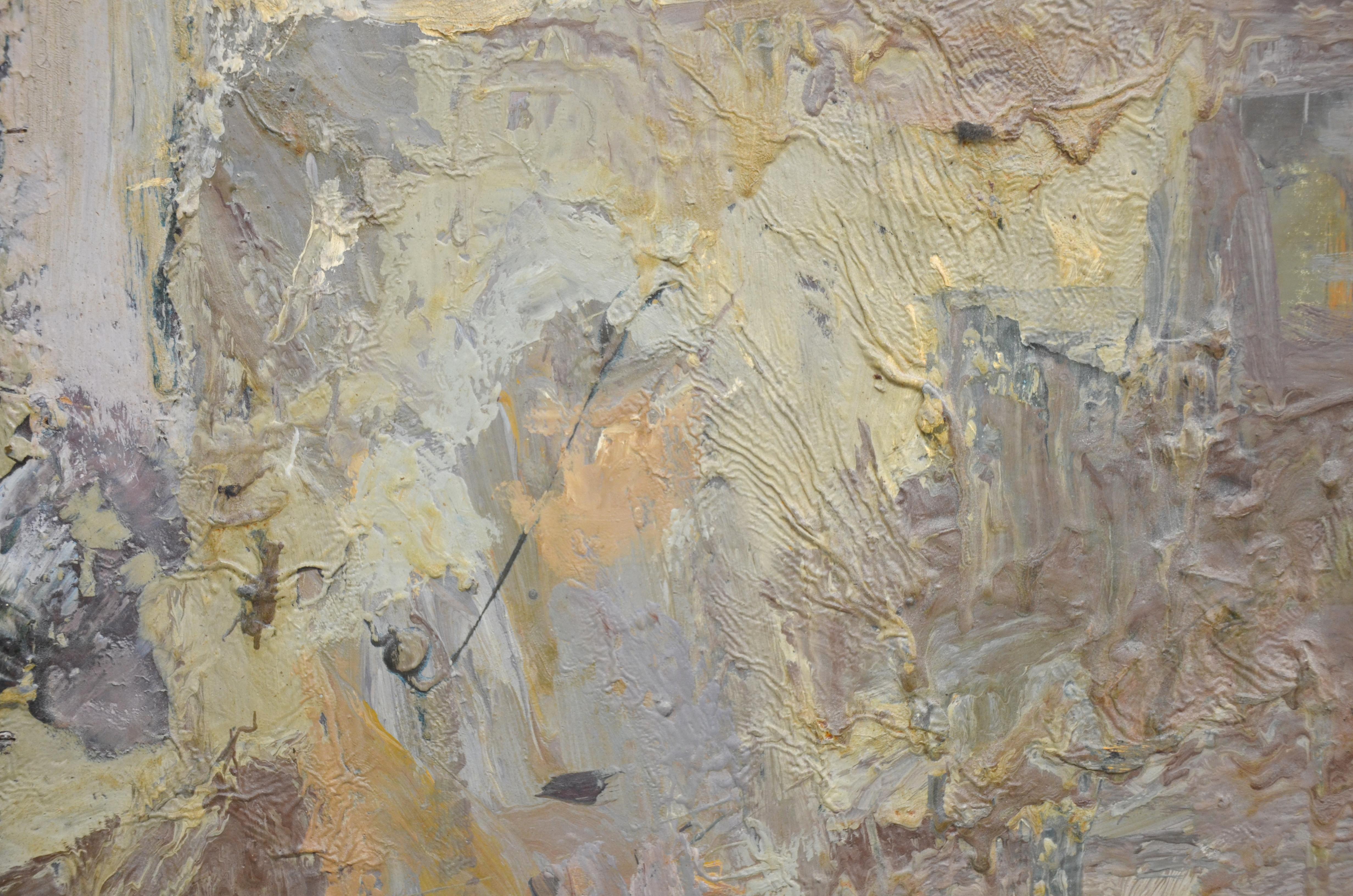 Diese reich strukturierte Straßenszene des amerikanischen Malers Stanley Lewis fängt einen Moment des alltäglichen Lebens mit Figuren ein, die unter Bäumen entlang einer ruhigen städtischen Straße gehen. Das mit dicker, ausdrucksstarker Ölfarbe auf