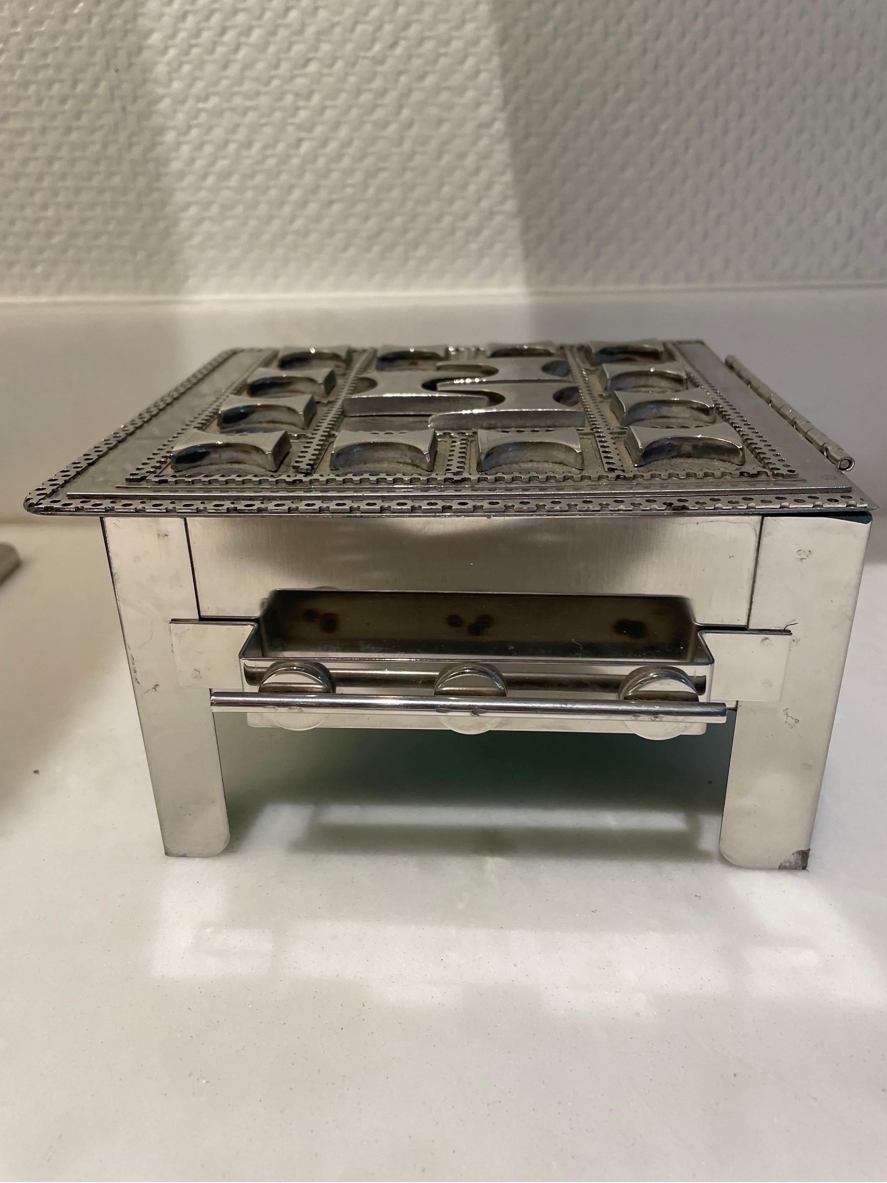 Stanley Szwarc stainless steel box.  In Good Condition For Sale In Chicago, IL