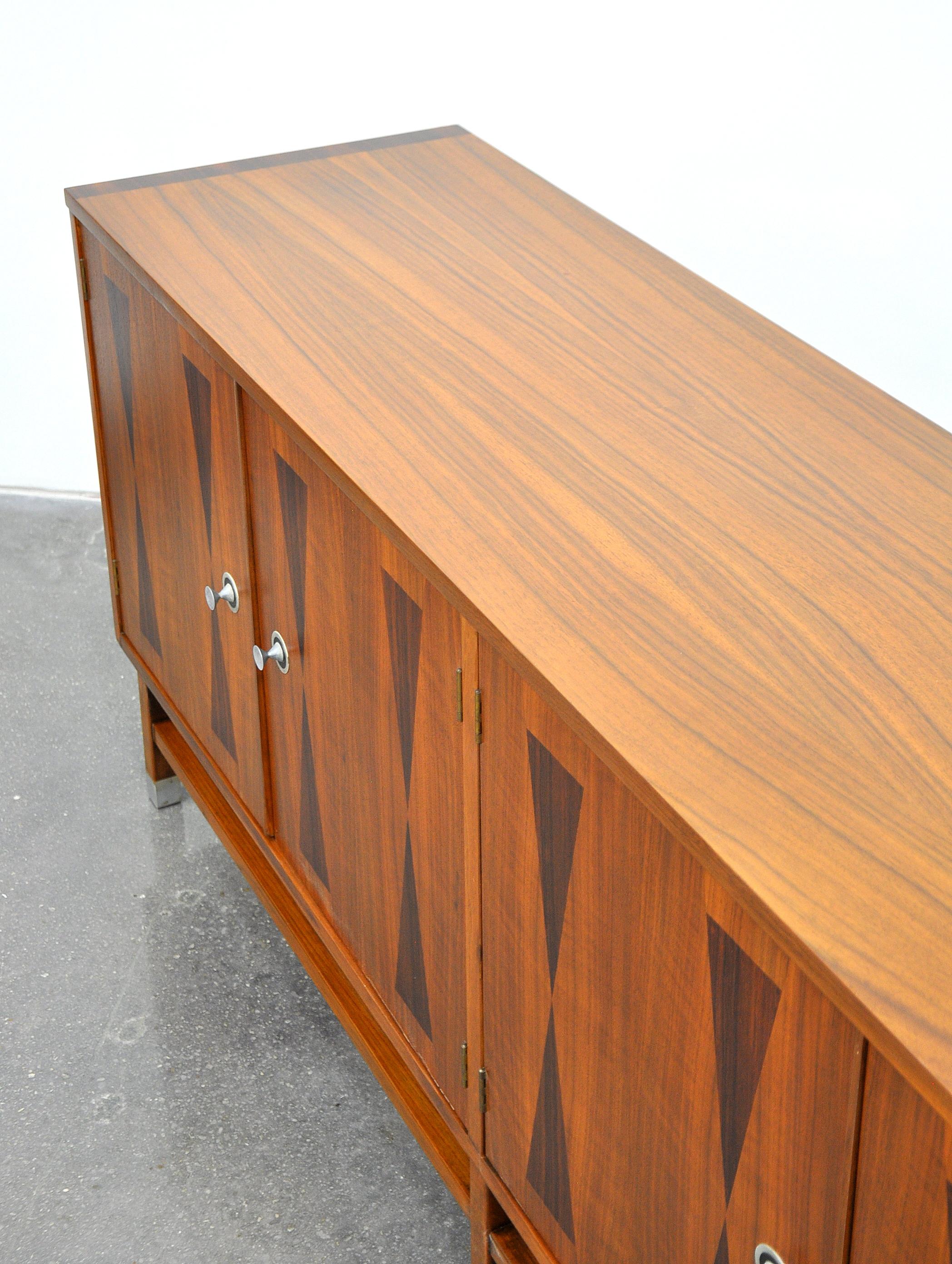 Stanley Walnut and Rosewood Credenza In Excellent Condition In Miami, FL