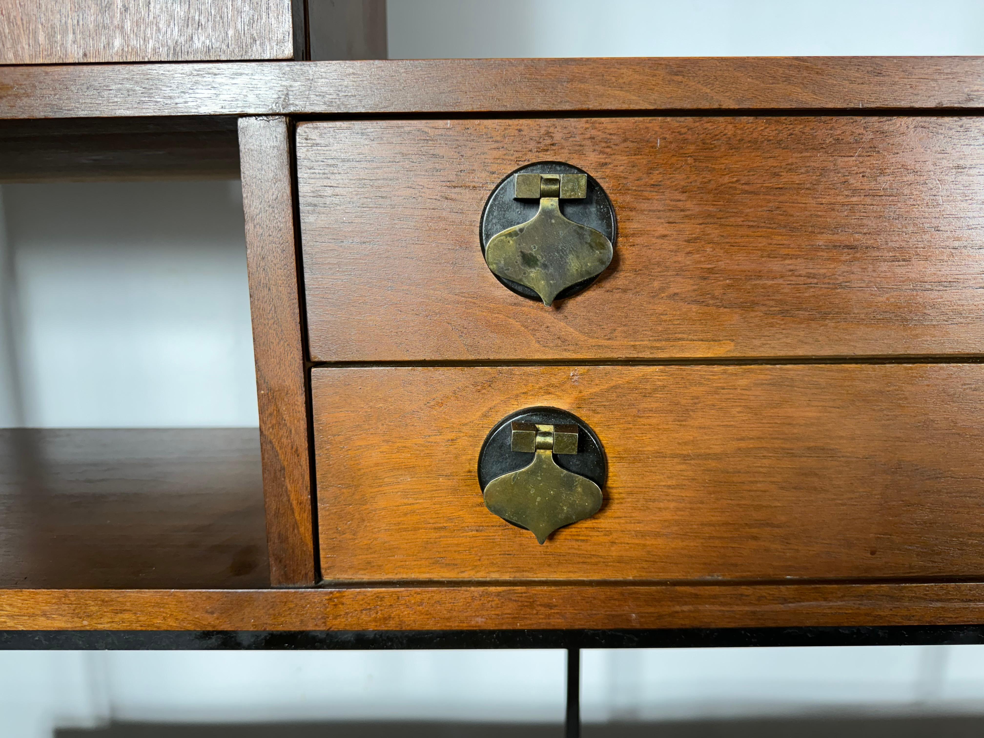 STANLEY WALNUT & Iron Hutch / DIVIDER / WALL UNIT Bêche HAND  Tirettes en vente 4