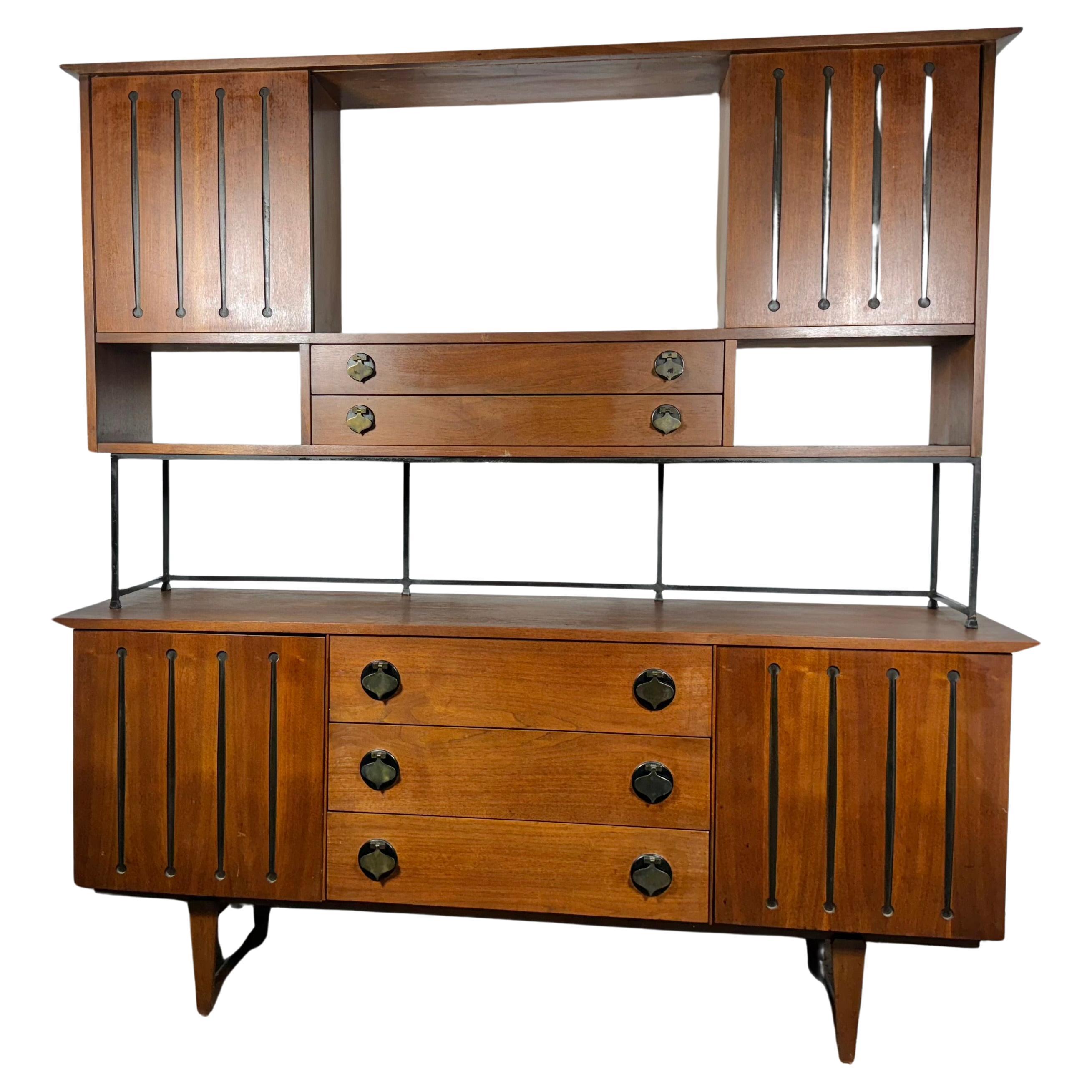 STANLEY WALNUT & Iron Hutch / DIVIDER / WALL UNIT Bêche HAND  Tirettes en vente