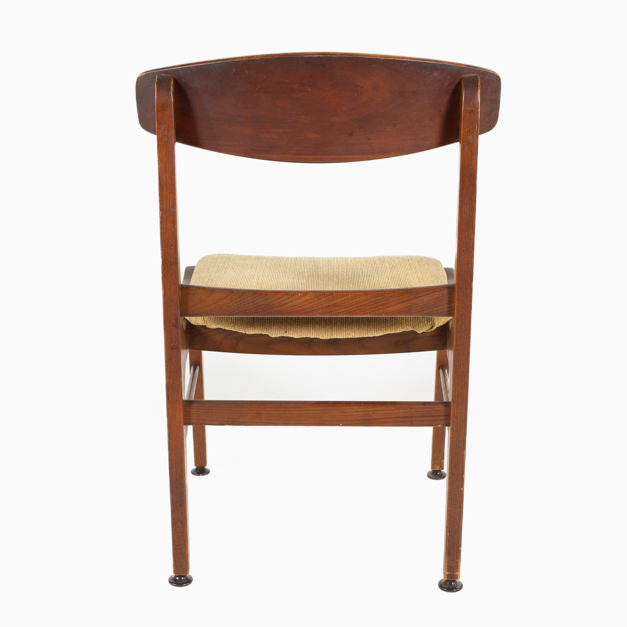 Stanley Walnut Mid Century Dining Side Chair In Good Condition For Sale In Countryside, IL