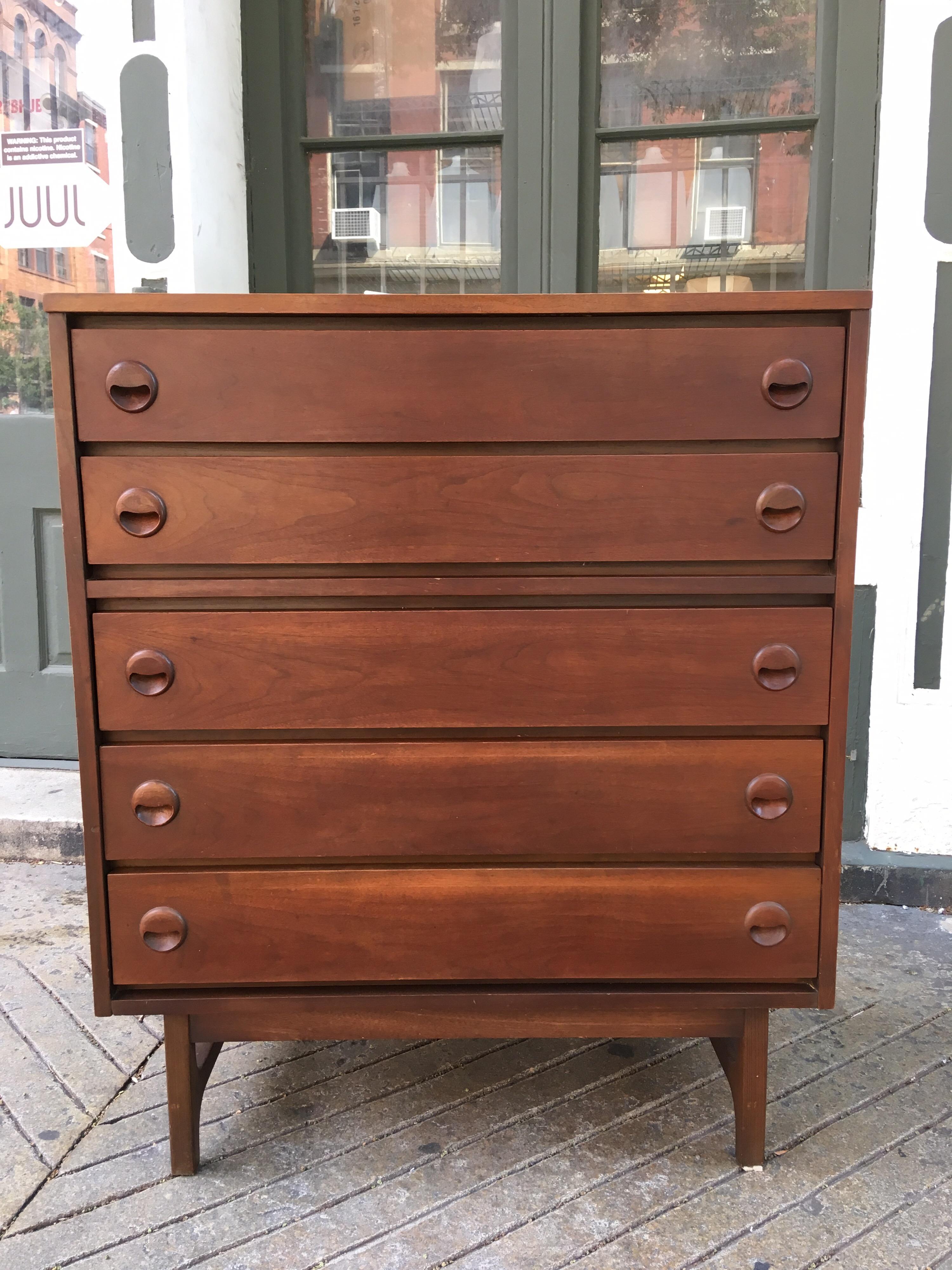 Great scale and size! Stanley walnut 5-drawer dresser. Very original, clean finish! All drawers slide very well!