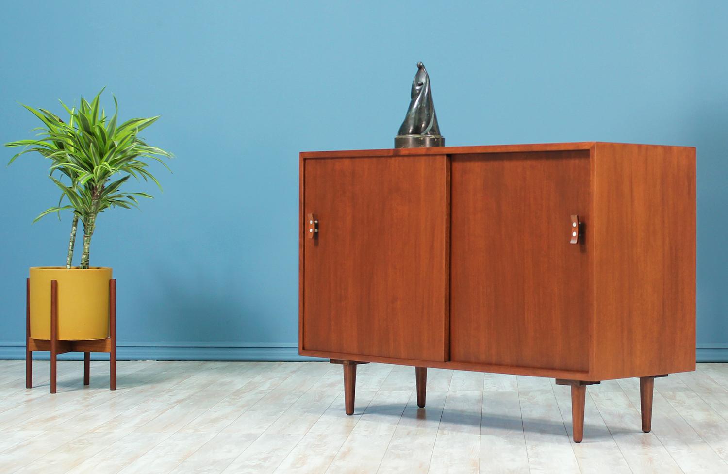 Stanley Young Credenza with Lacquer Drawers for Glenn of California In Excellent Condition In Los Angeles, CA