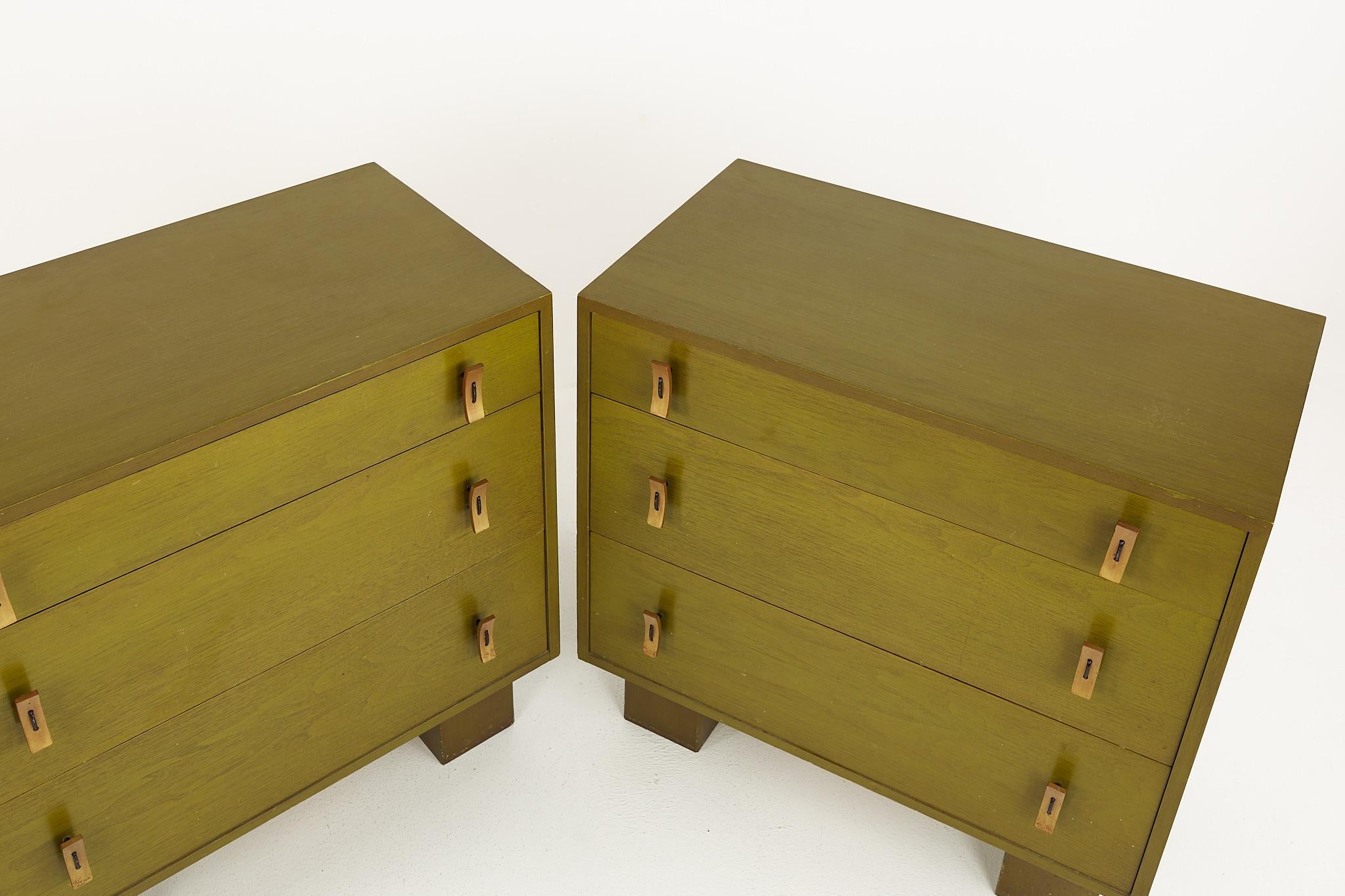 Stanley Young for Glenn of California MCM Green 3 Drawer Chest, Pair In Good Condition In Countryside, IL