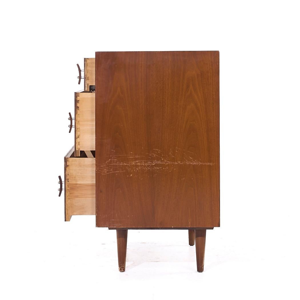 Stanley Young for Glenn of California Mid Century Chest of Drawers Dresser In Good Condition For Sale In Countryside, IL
