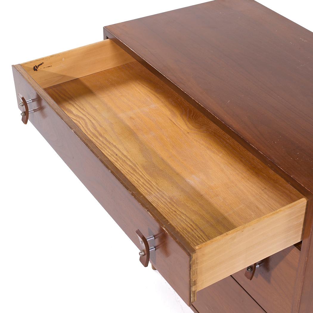 Stanley Young for Glenn of California Mid Century Chest of Drawers Dresser For Sale 1