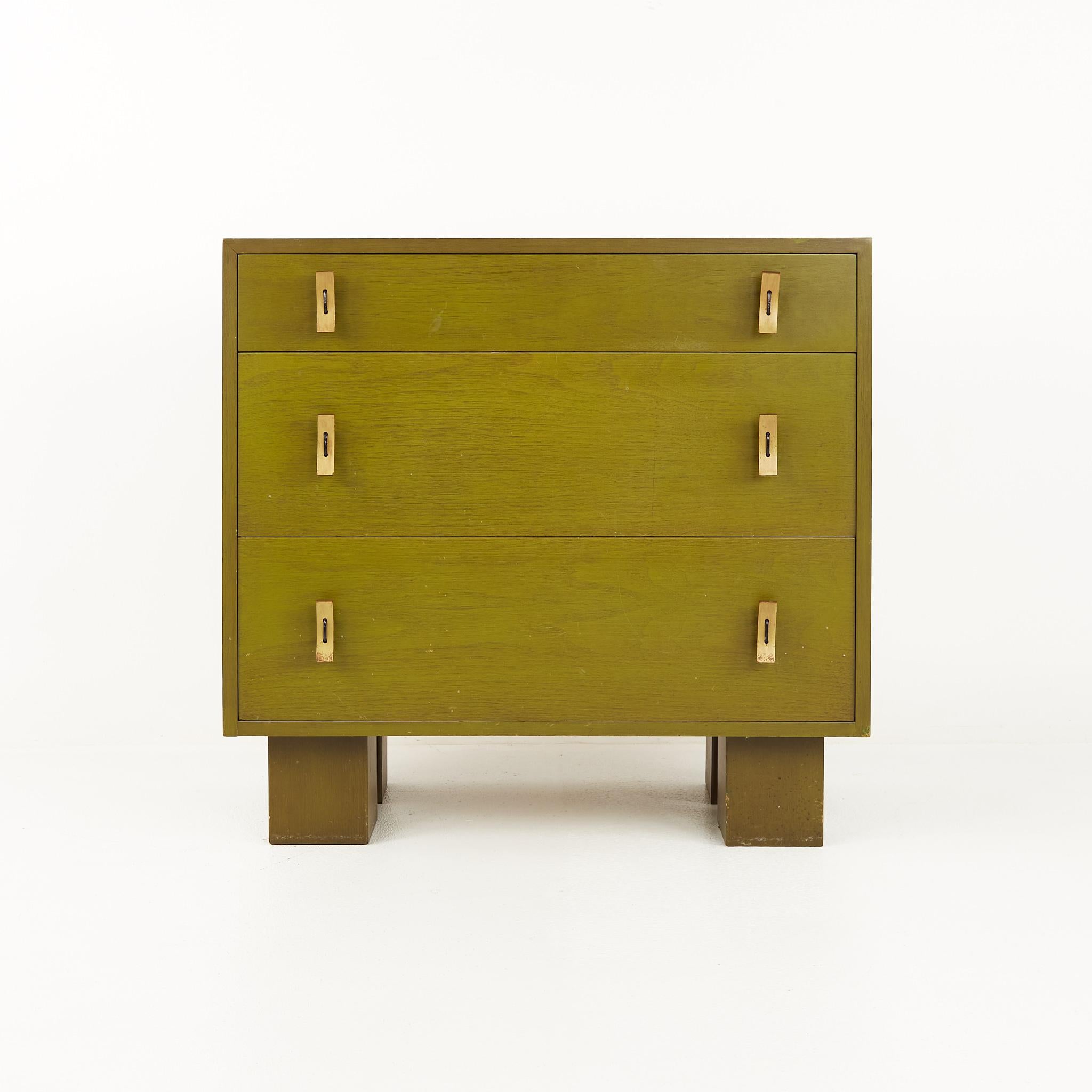 Stanley Young for Glenn of California Mid Century Green 3 drawer chest

The chest of drawers measures: 32.75 wide x 19 deep x 31.25 inches high

All pieces of furniture can be had in what we call restored vintage condition. That means the piece