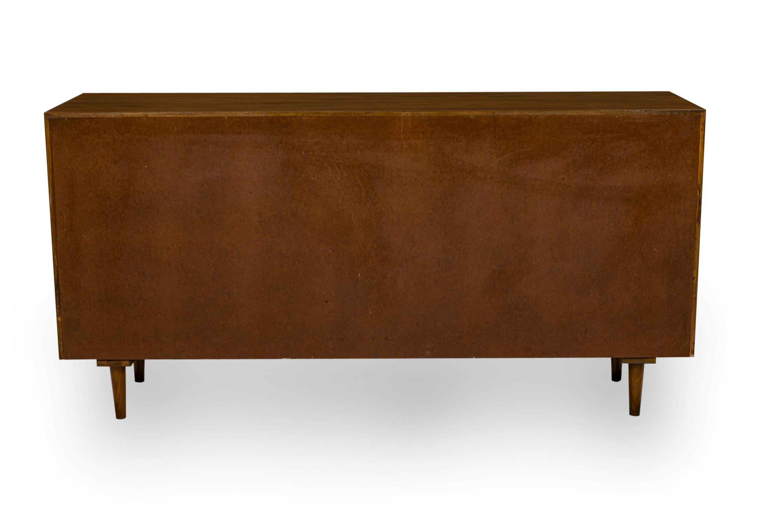 Stanley Young for Glenn of California Walnut Six Drawer Chest In Good Condition In New York, NY