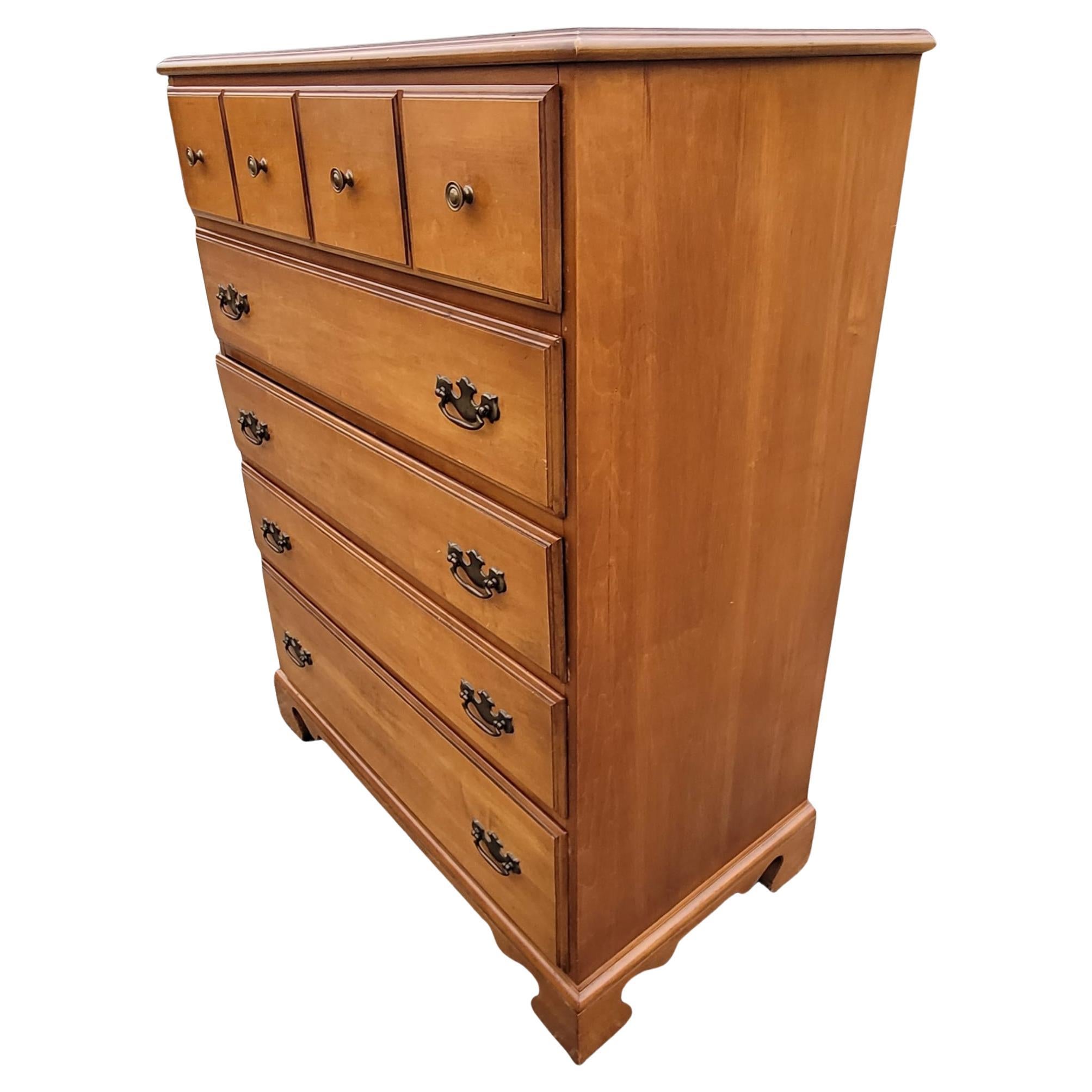 Mid-Century Modern Stanley's Distinctive Furniture Collection 5-Drawer Maple Chest of Drawers For Sale