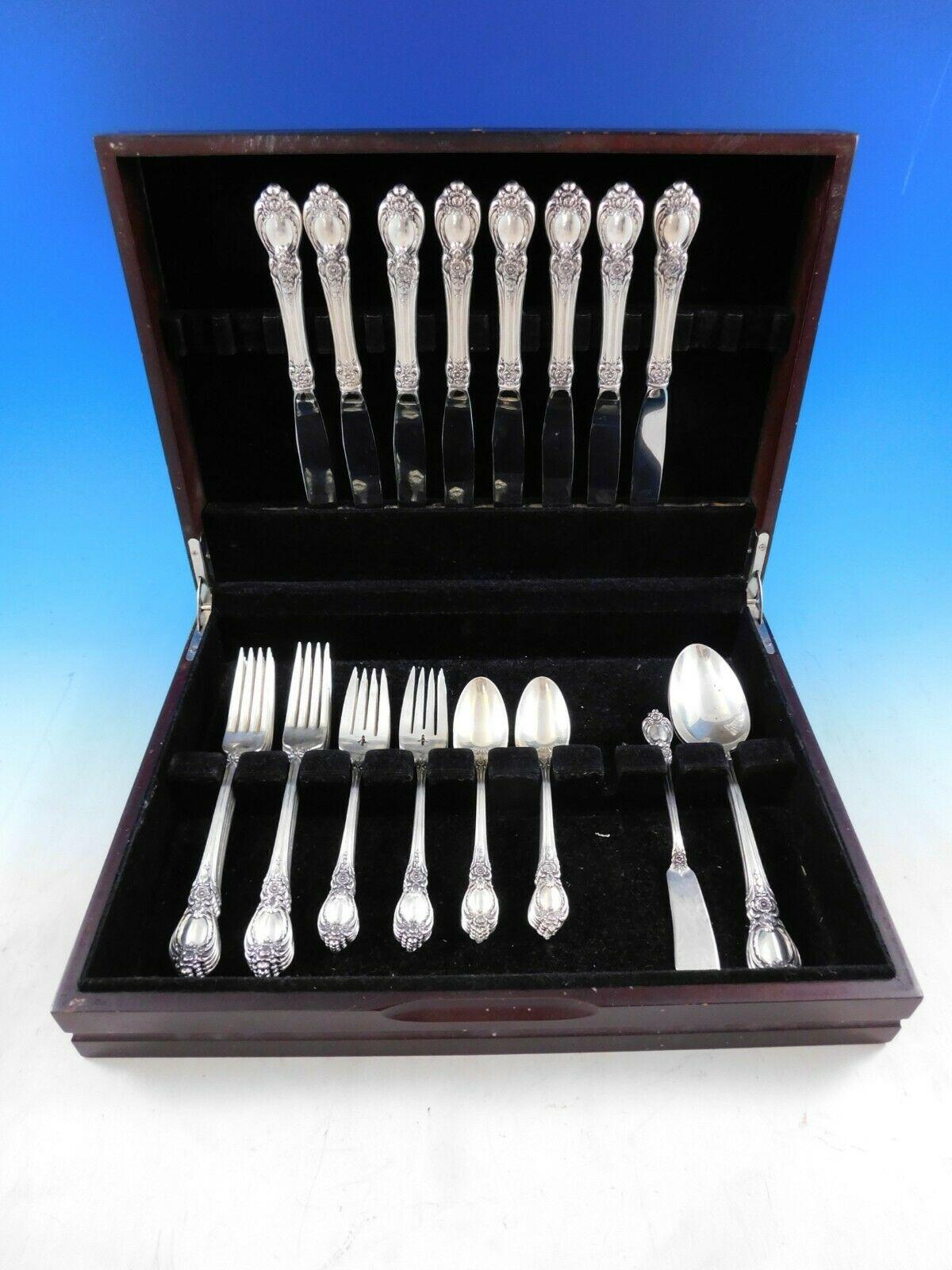 Dinner size Stanton hall by Oneida Sterling silver flatware set, 35 pieces. This set includes:

8 dinner size knives, 9 1/2