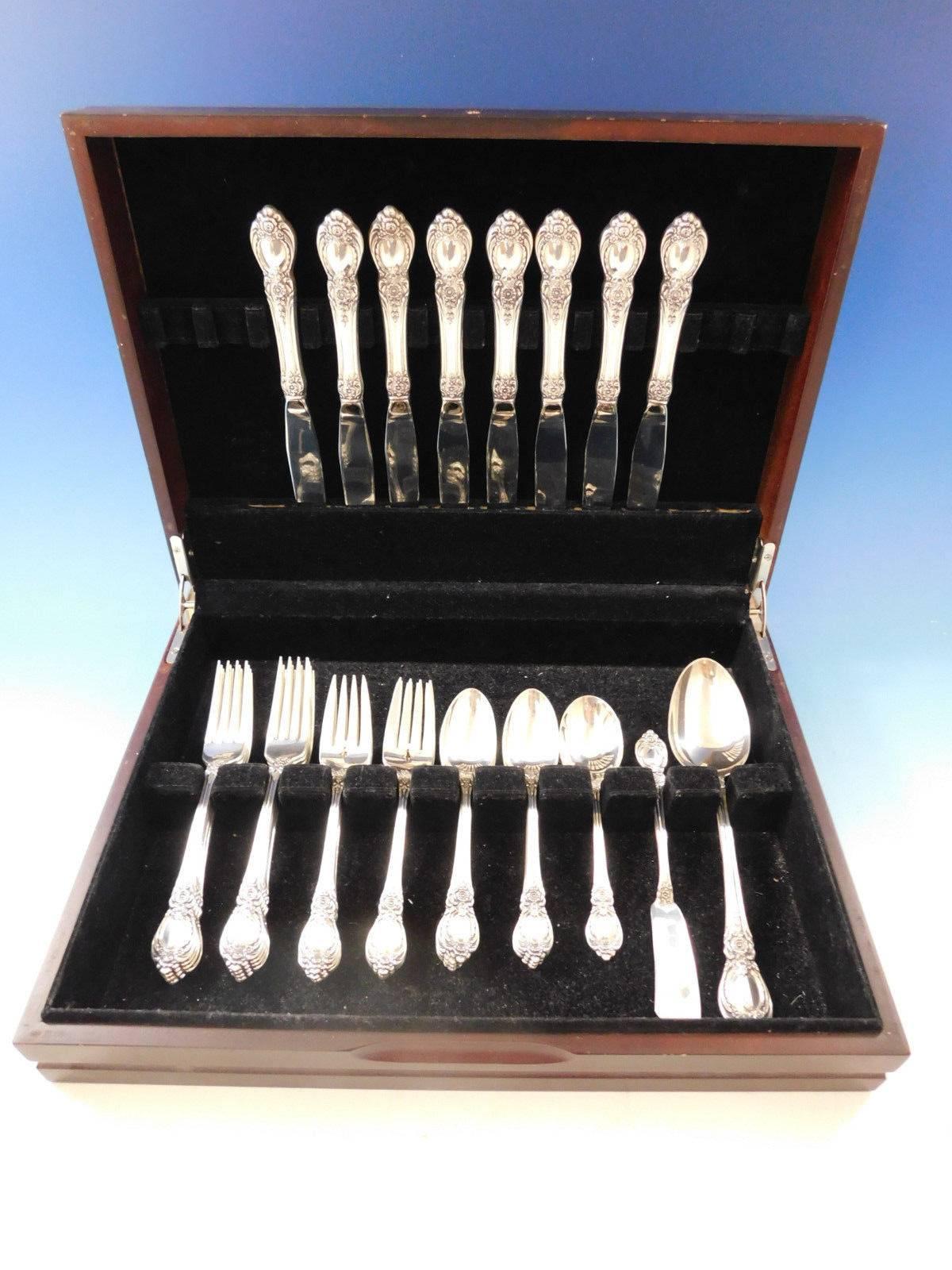 Lovely Stanton Hall by Oneida Sterling silver Flatware set, 35 pieces. This set includes:

Eight knives, 8 7/8