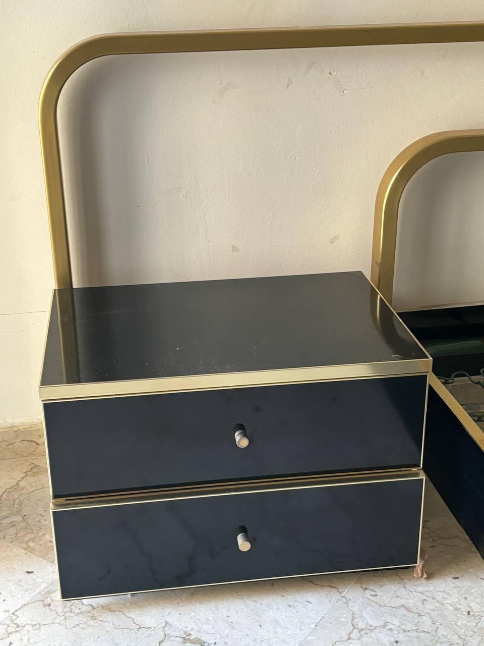 Hand-Crafted Elegant bedroom complete sculpture with engraved brass signature 20th century. For Sale