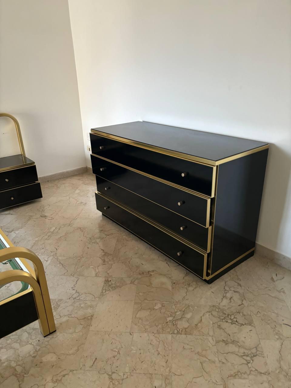Elegant bedroom complete sculpture with engraved brass signature 20th century. In Good Condition For Sale In Palermo, IT