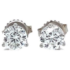 Clous d'oreilles étoilés en or blanc 18 carats sertis de 129 diamants de 1,44 carat