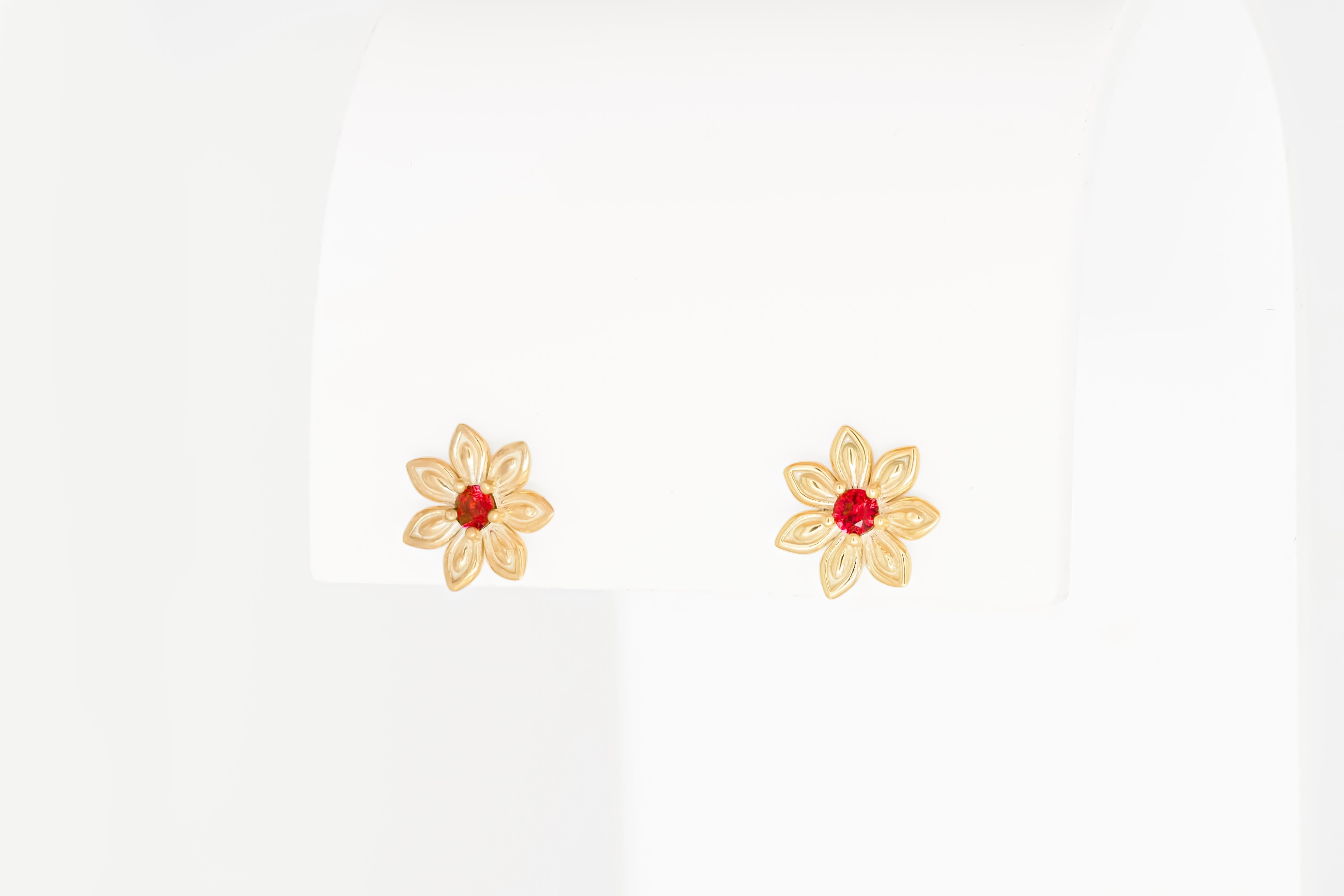 Women's Star Anise Flower 14k gold earrings. For Sale