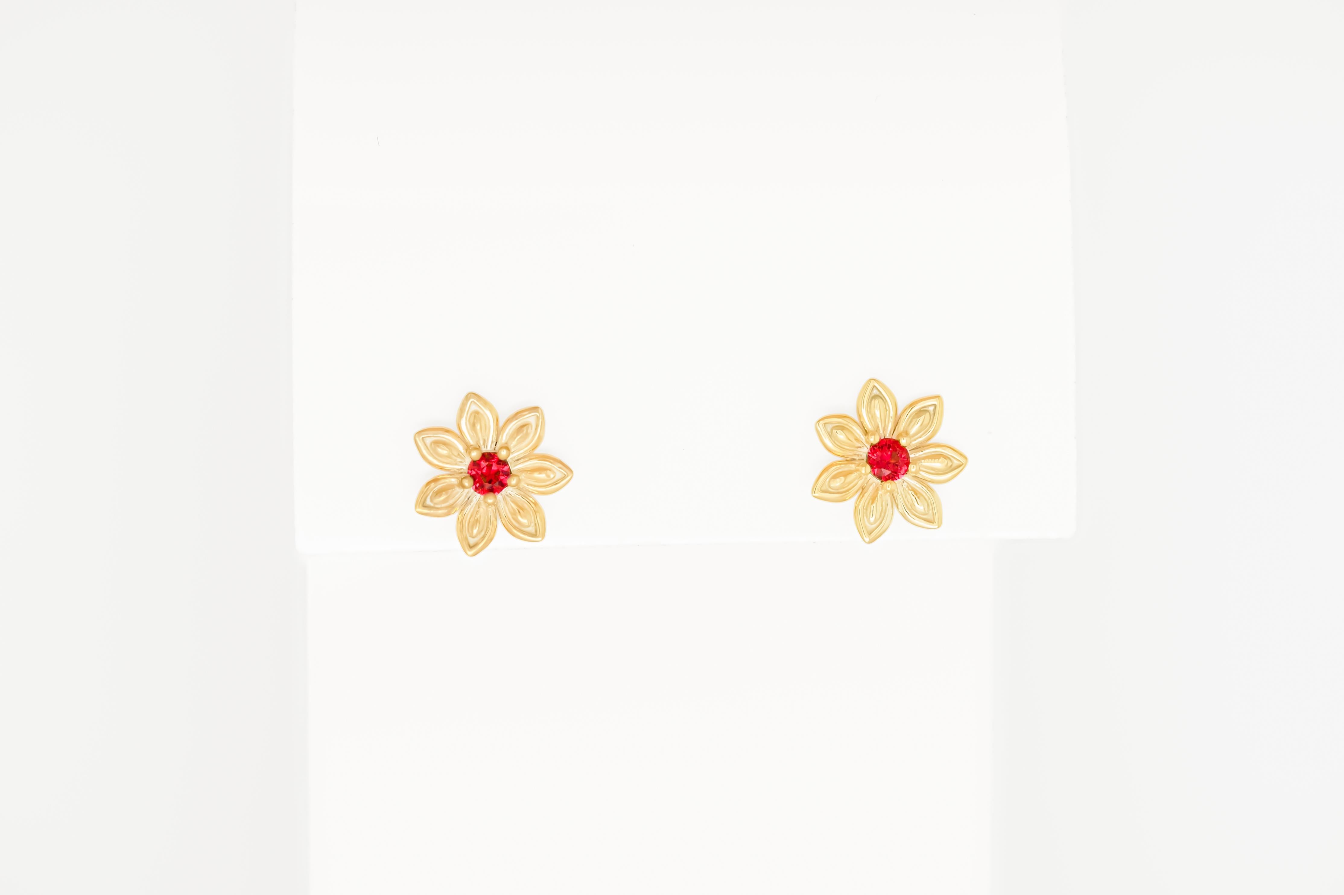 Star Anise Flower 14k gold earrings. For Sale 1