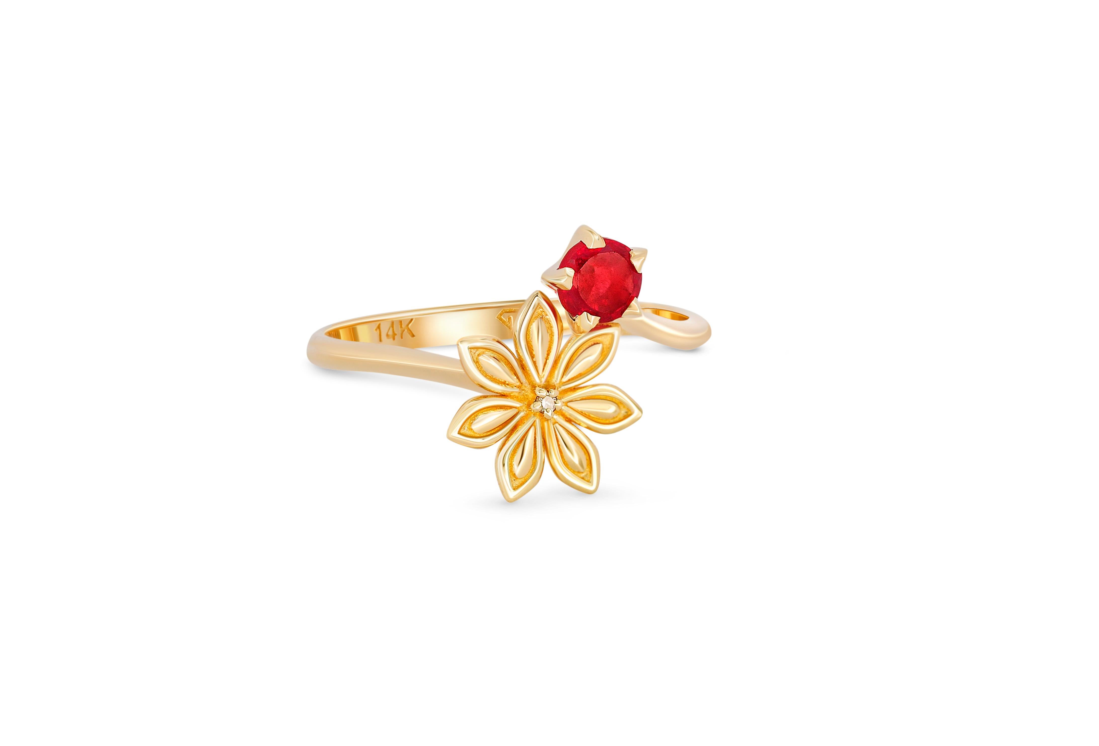 Women's Star Anise Flower Jewelry set: ring and earrings in 14k gold. For Sale