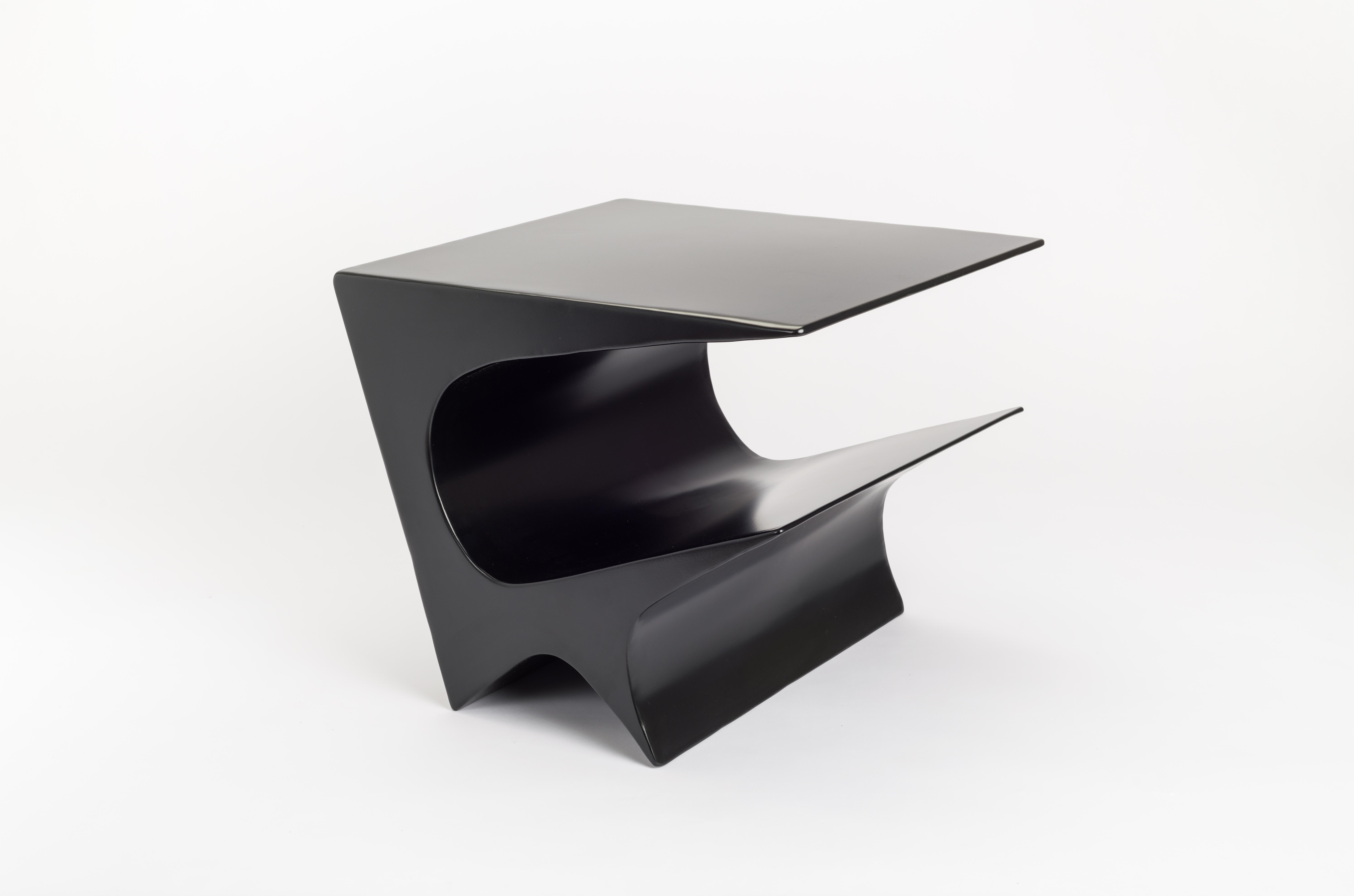 Autre Table d'appoint Star Axis en aluminium avec revêtement en poudre par Neal Aronowitz Design en vente