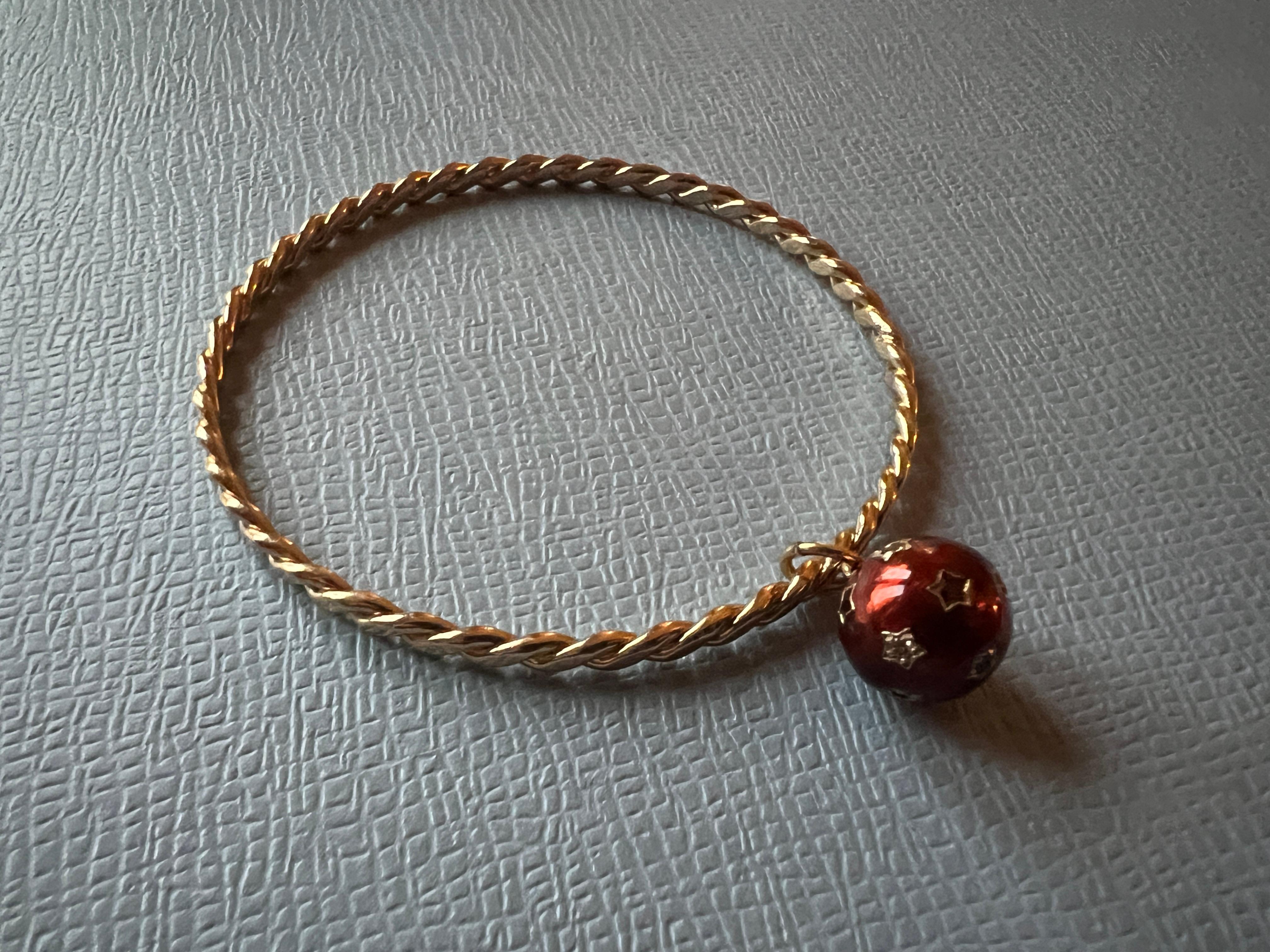 Bracciale a forma di stella con diamante e smalto rosso in stile vittoriano in vendita 1