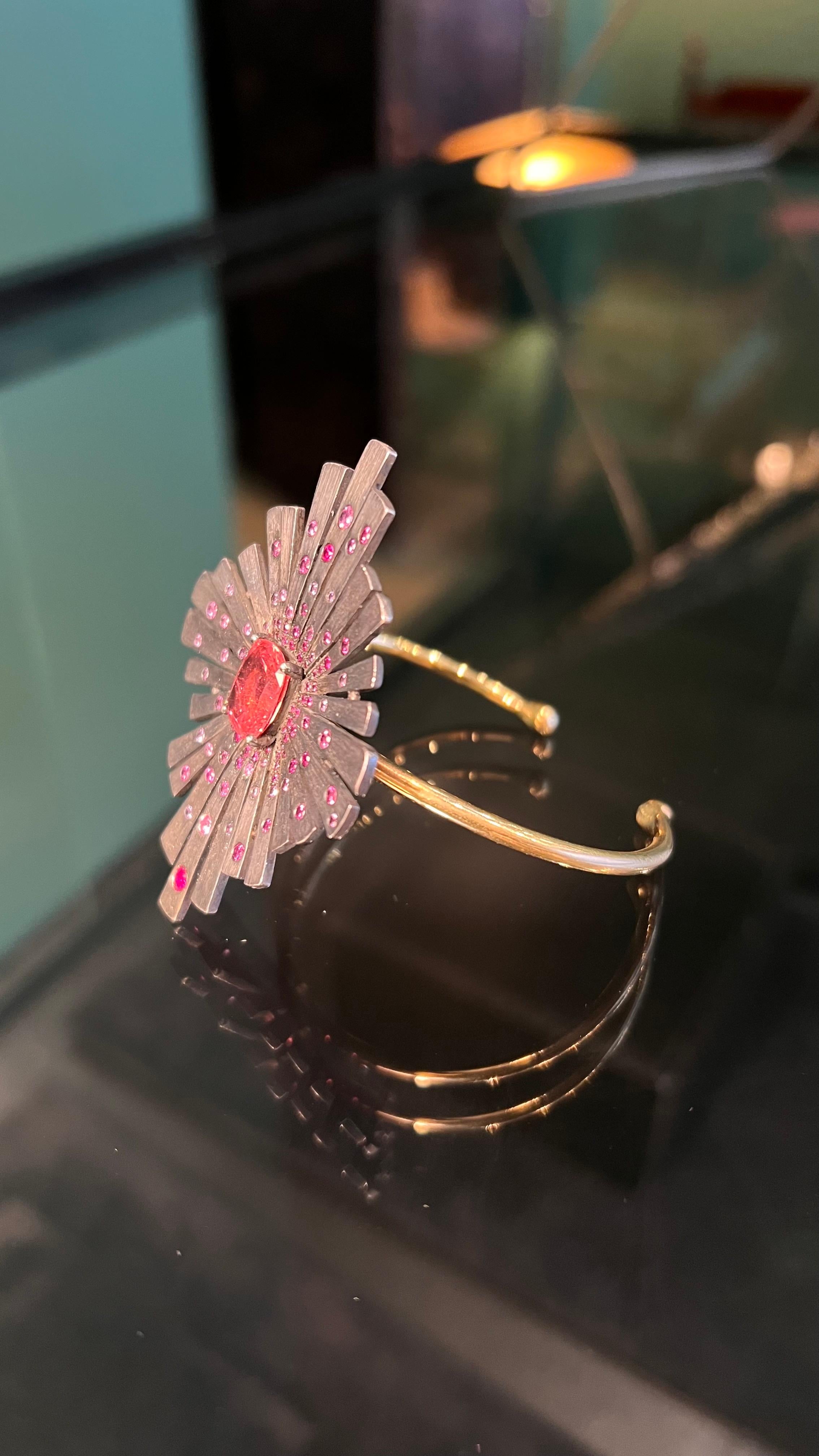 Donna Bracciale Stella in oro, argento e zaffiri rosa in vendita