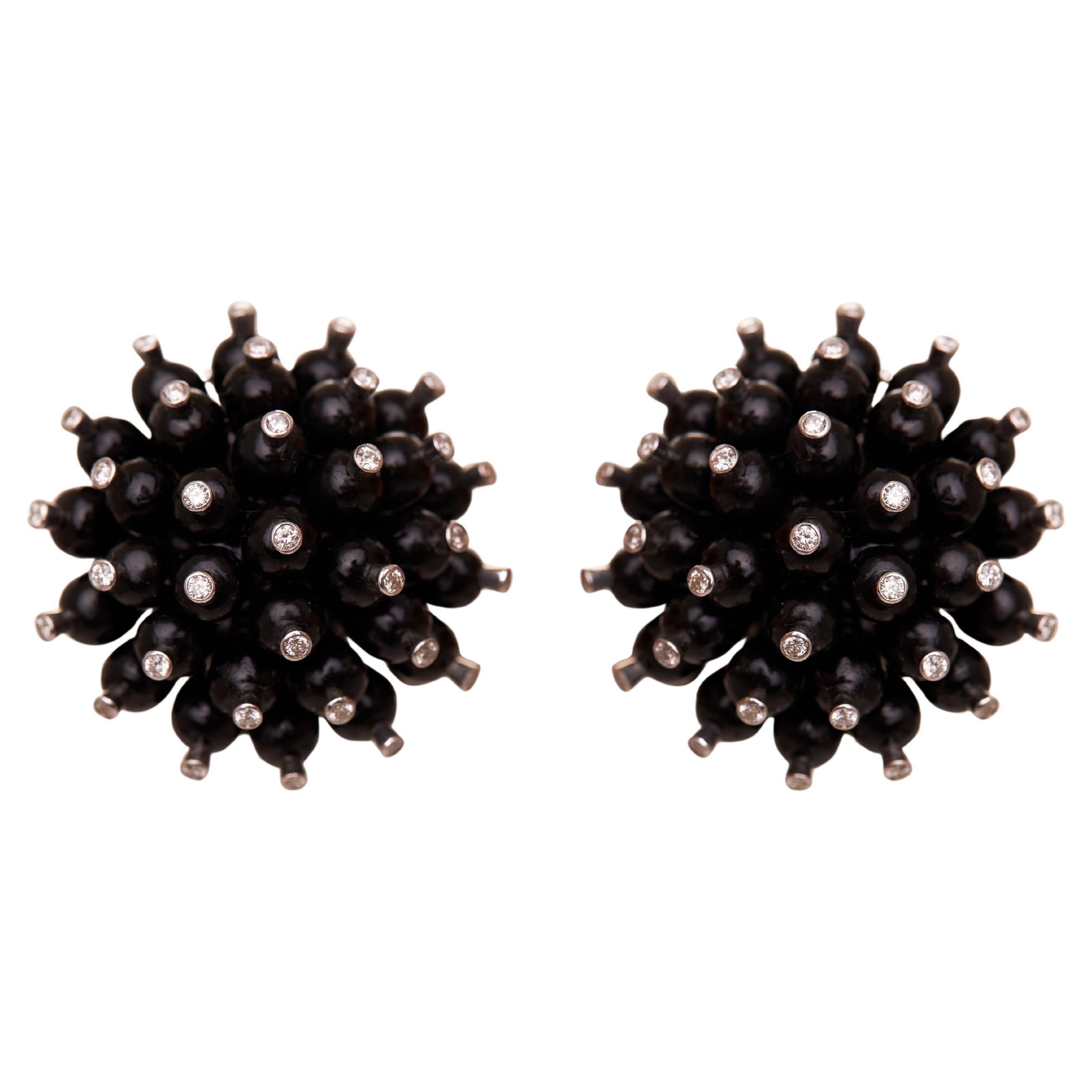 Taglio rotondo Orecchini Star Burst in oro 18kt, onice nero e diamanti in vendita