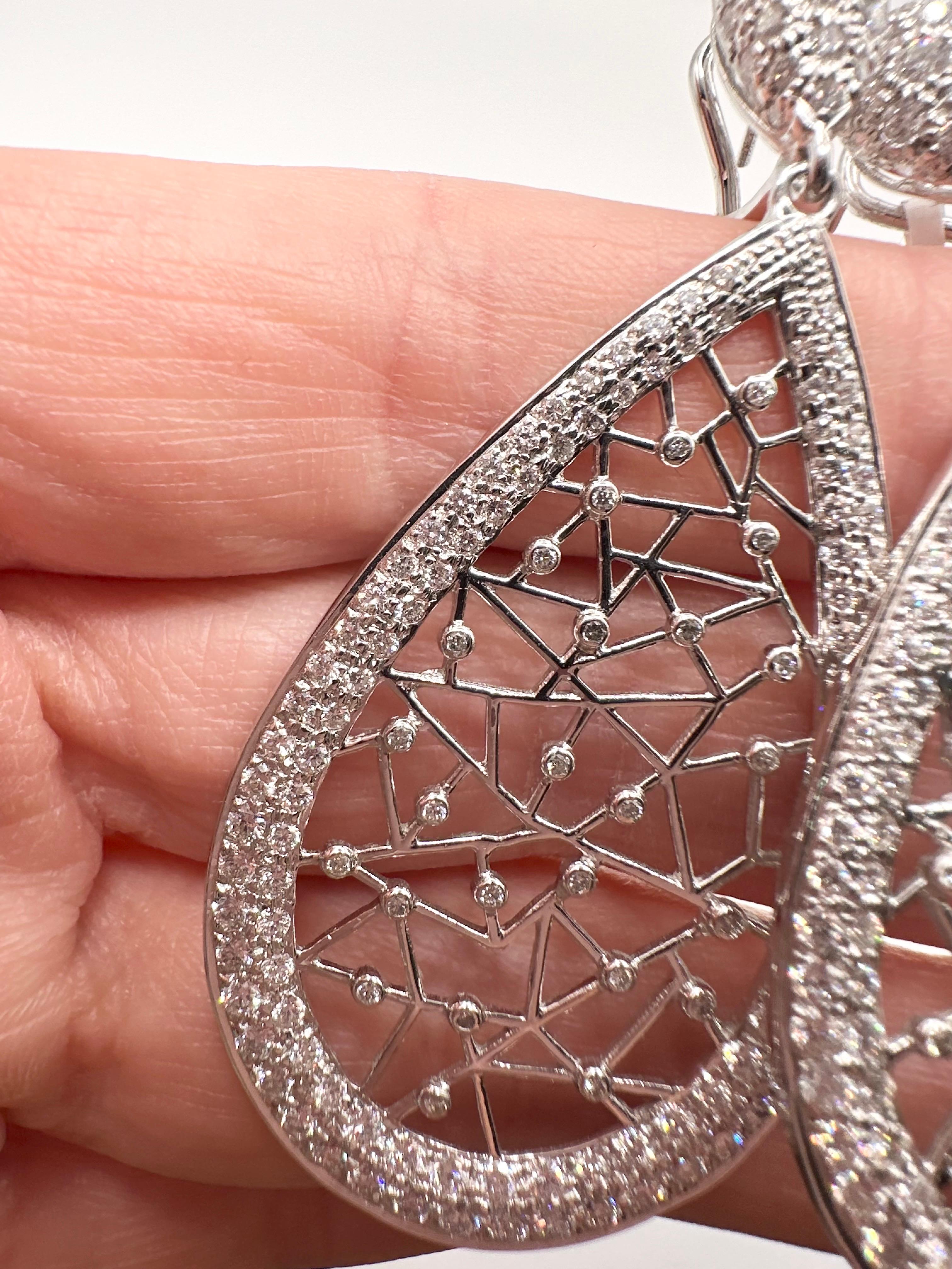 Boucles d'oreilles étoile constellation diamant boucles d'oreilles cocktail en or 18 carats en vente 1