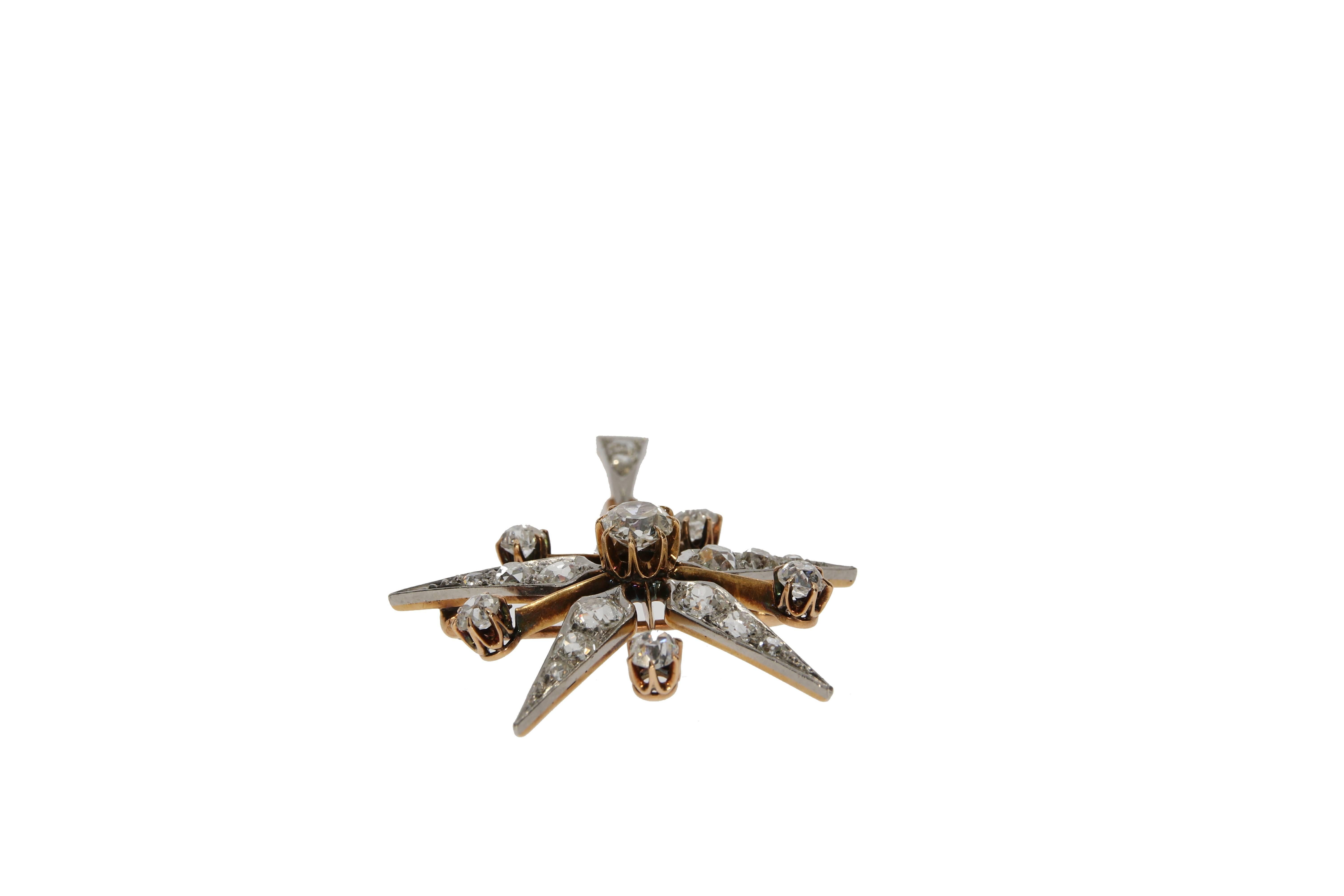Star Diamond and Yellow Gold Pendant, Late 20th Century In Excellent Condition For Sale In Munich, DE