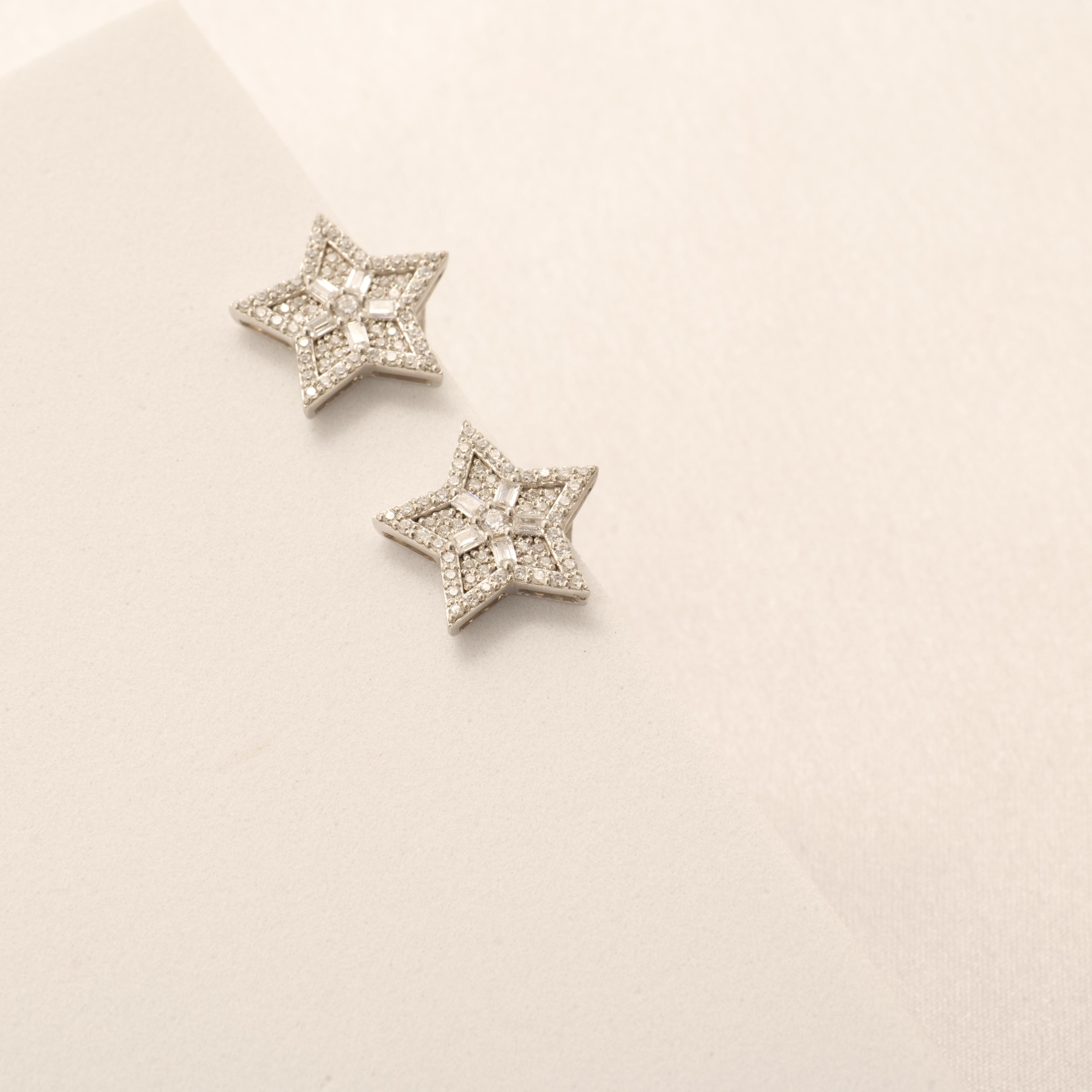 Stern-Diamant-Ohrstecker aus 14 Karat massivem Gold (zertifiziert) im Angebot 2